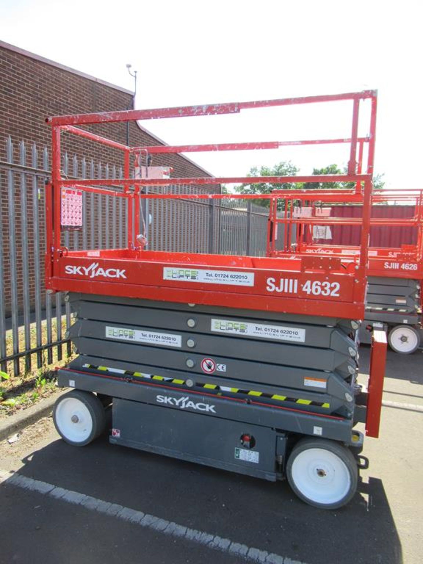 Skyjack SJ111 4632 24V electric scissor lift - Image 3 of 4