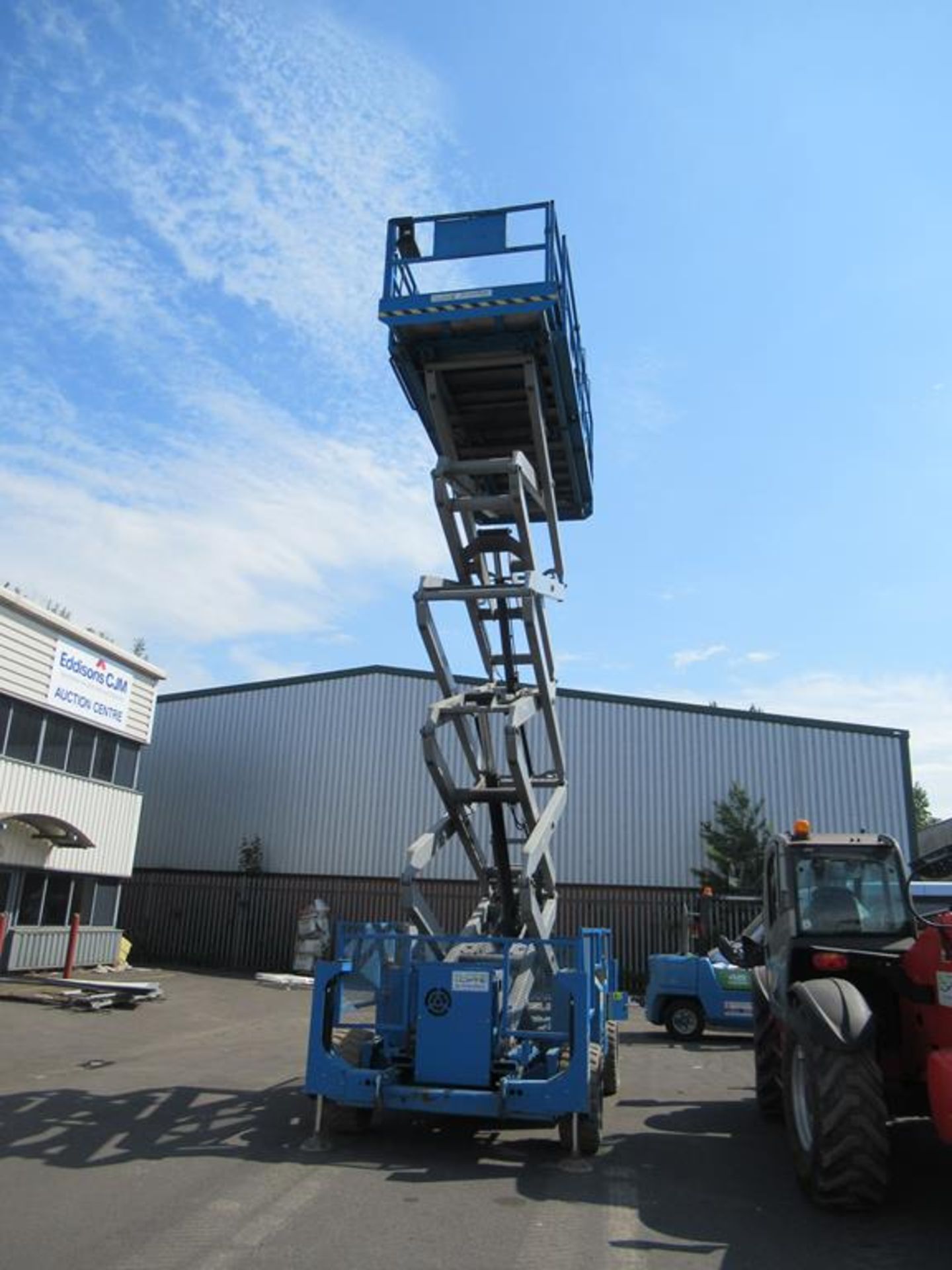 Genie GS5390 diesel scissor lift platform - Image 3 of 19