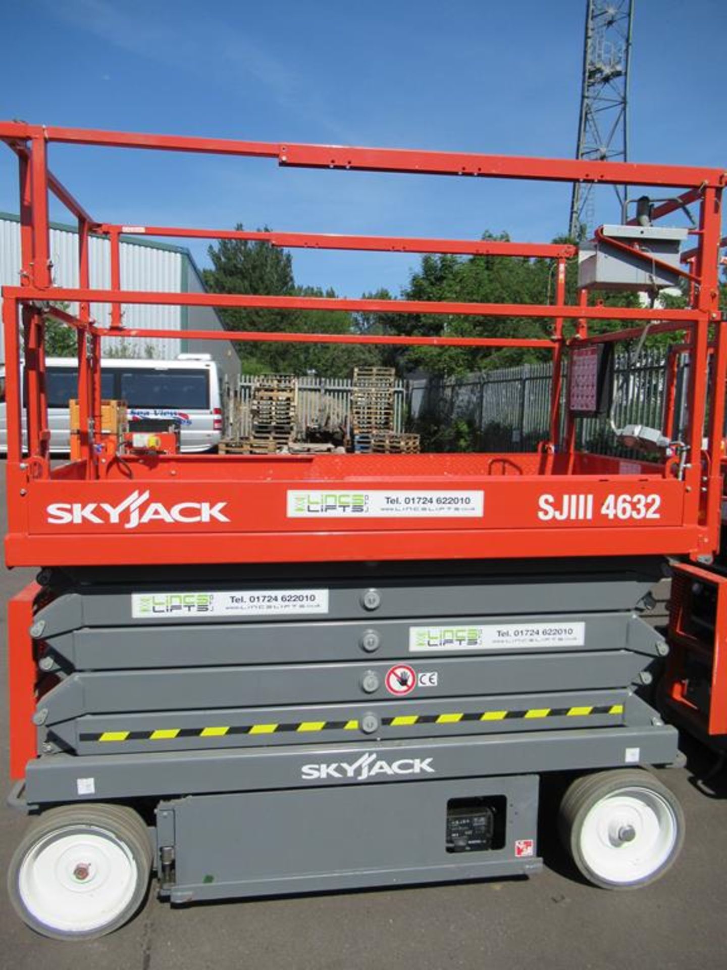 Skyjack SJ111 4632 24V electric scissor lift - Image 4 of 5