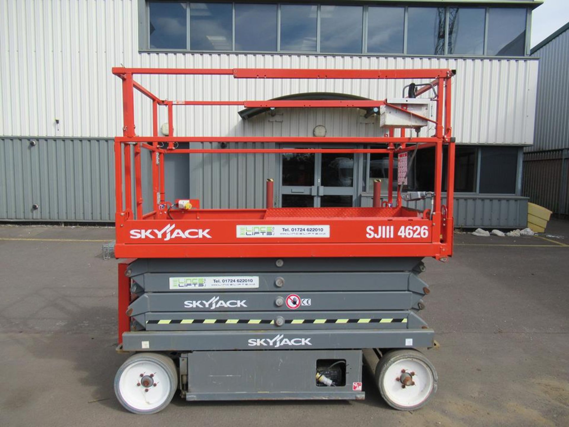 Skyjack SJ111 4626 24V electric scissor lift - Image 2 of 6