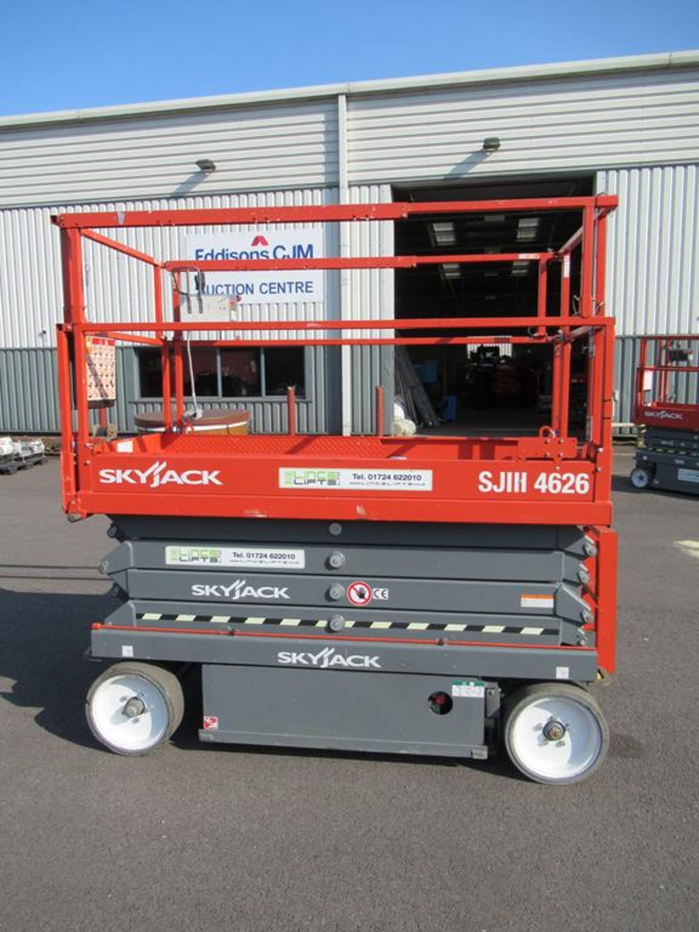 Skyjack SJ111 4626 24V electric scissor lift - Image 3 of 6