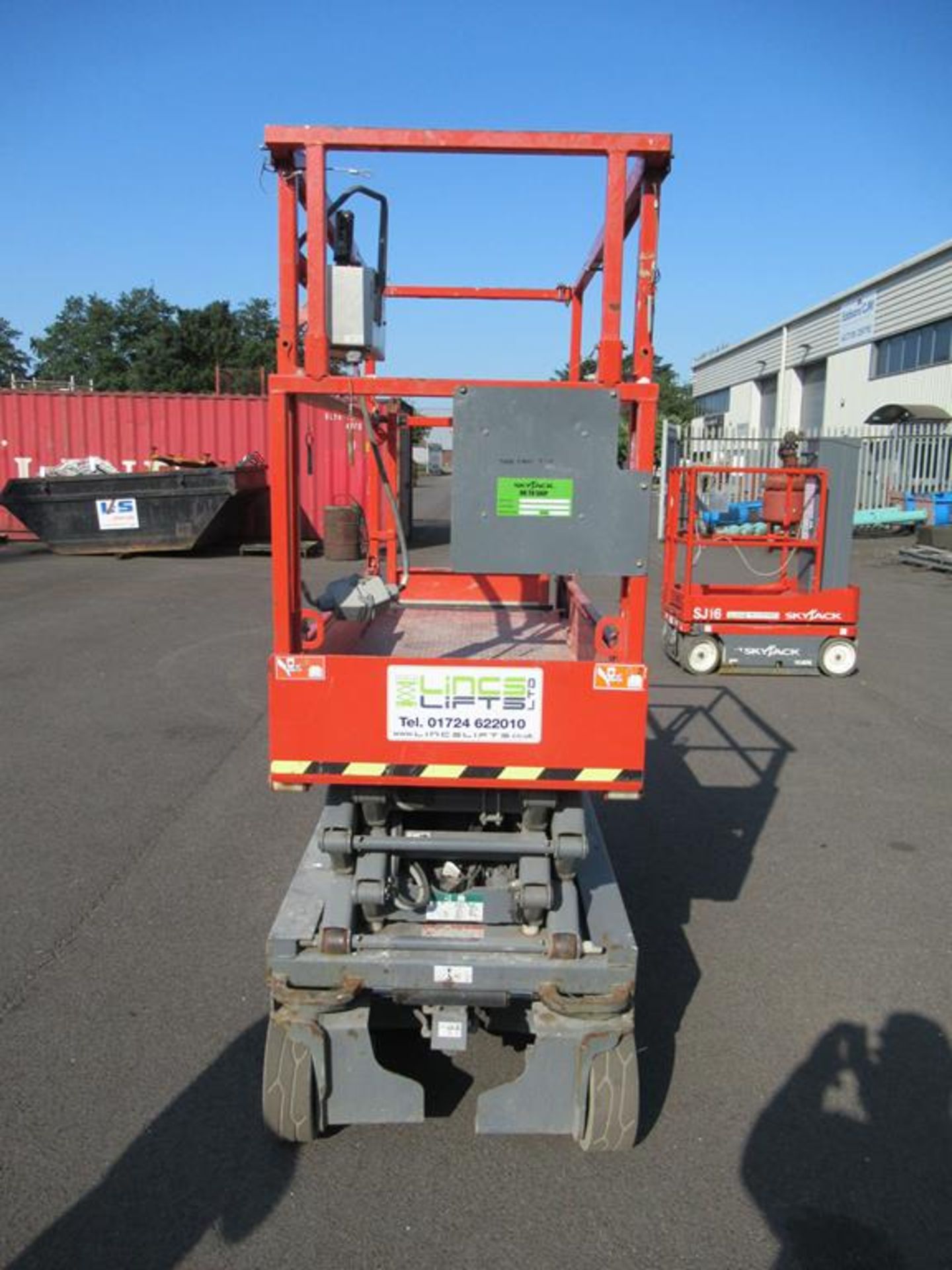 Skyjack SJ111 3219 24V electric scissor lift - Image 4 of 6