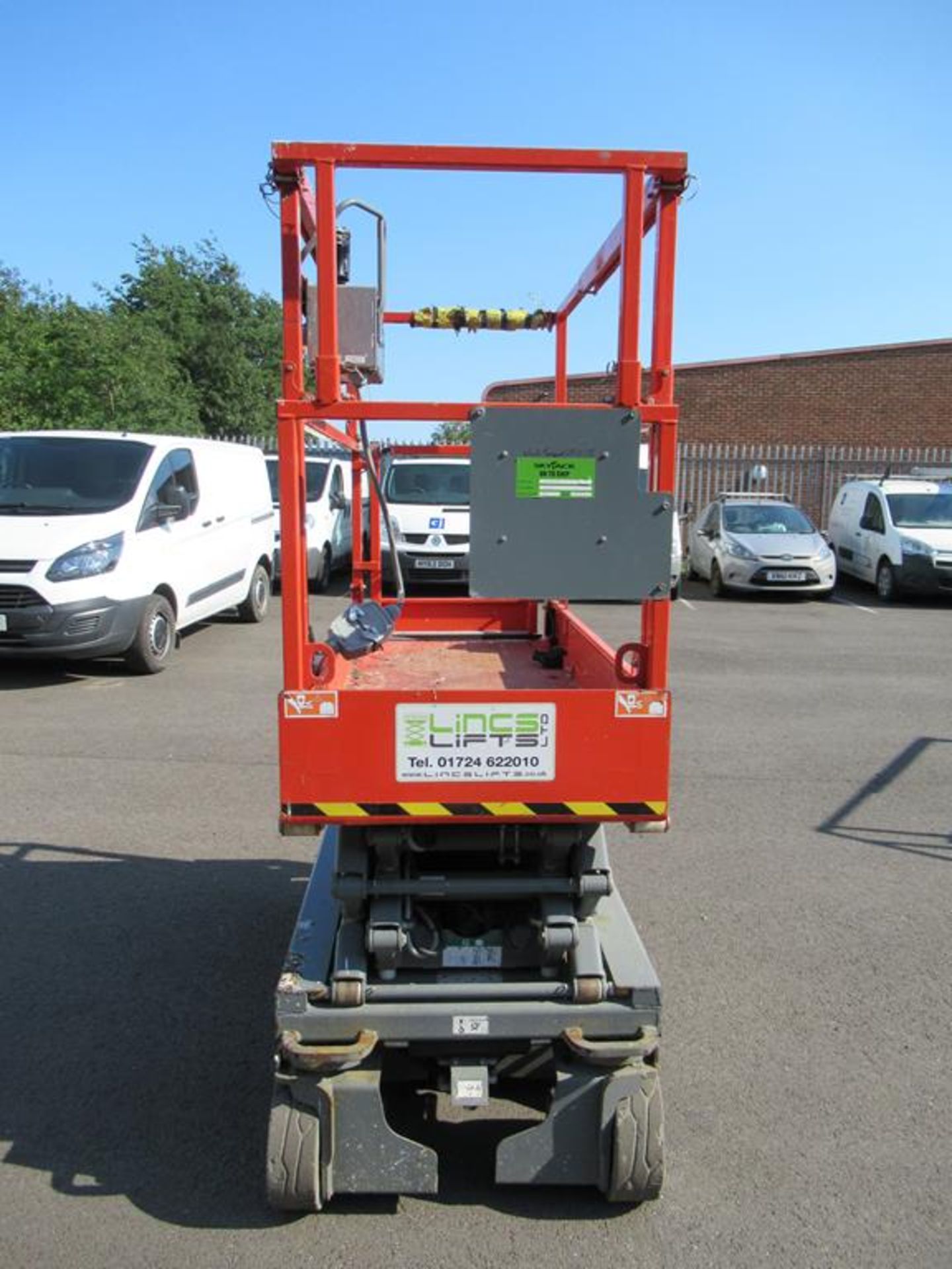 Skyjack SJ111 3219 24V electric scissor lift - Image 4 of 10