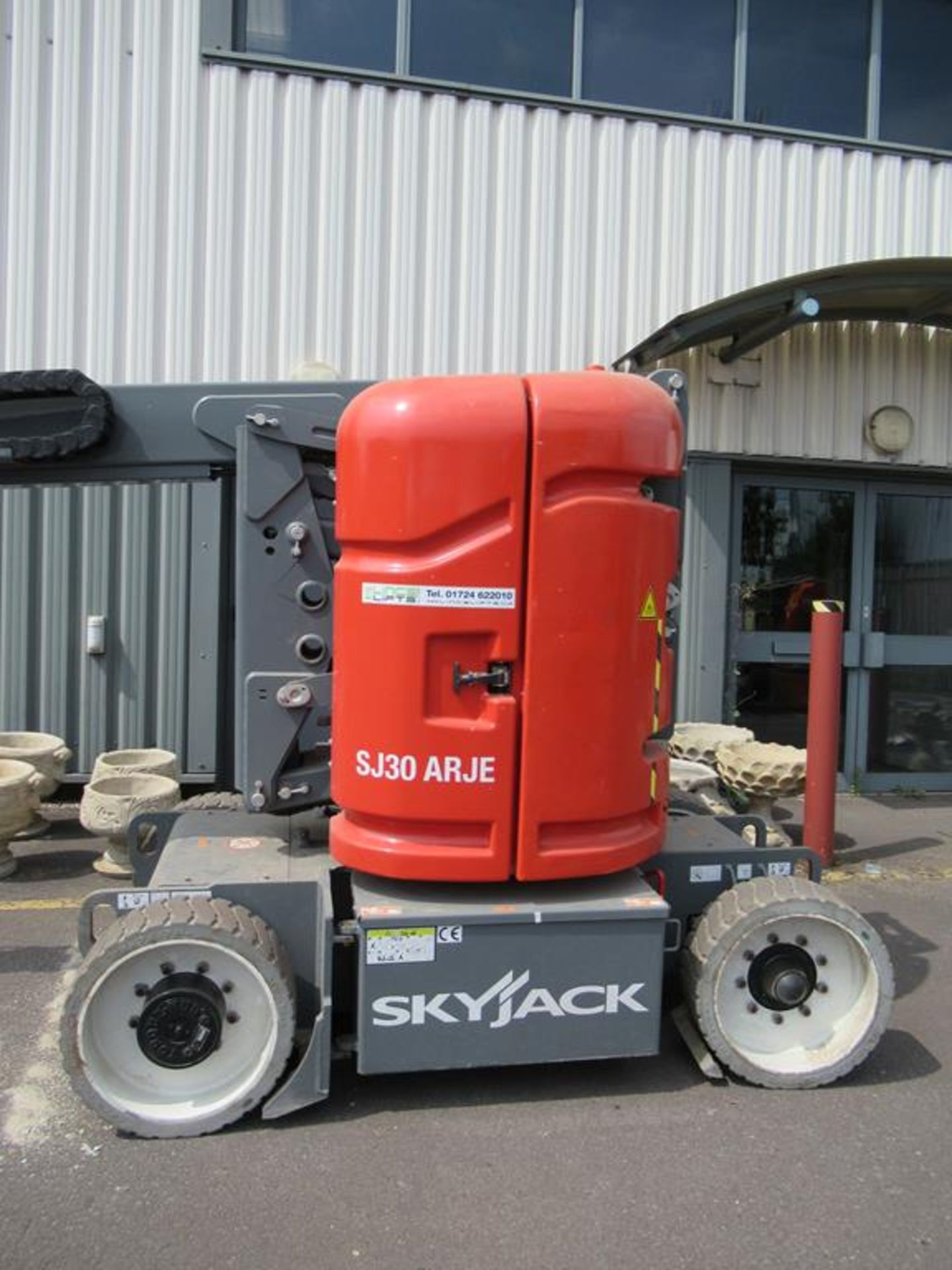 Skyjack SJ30ARJE electric articulated boom lift - Image 2 of 9