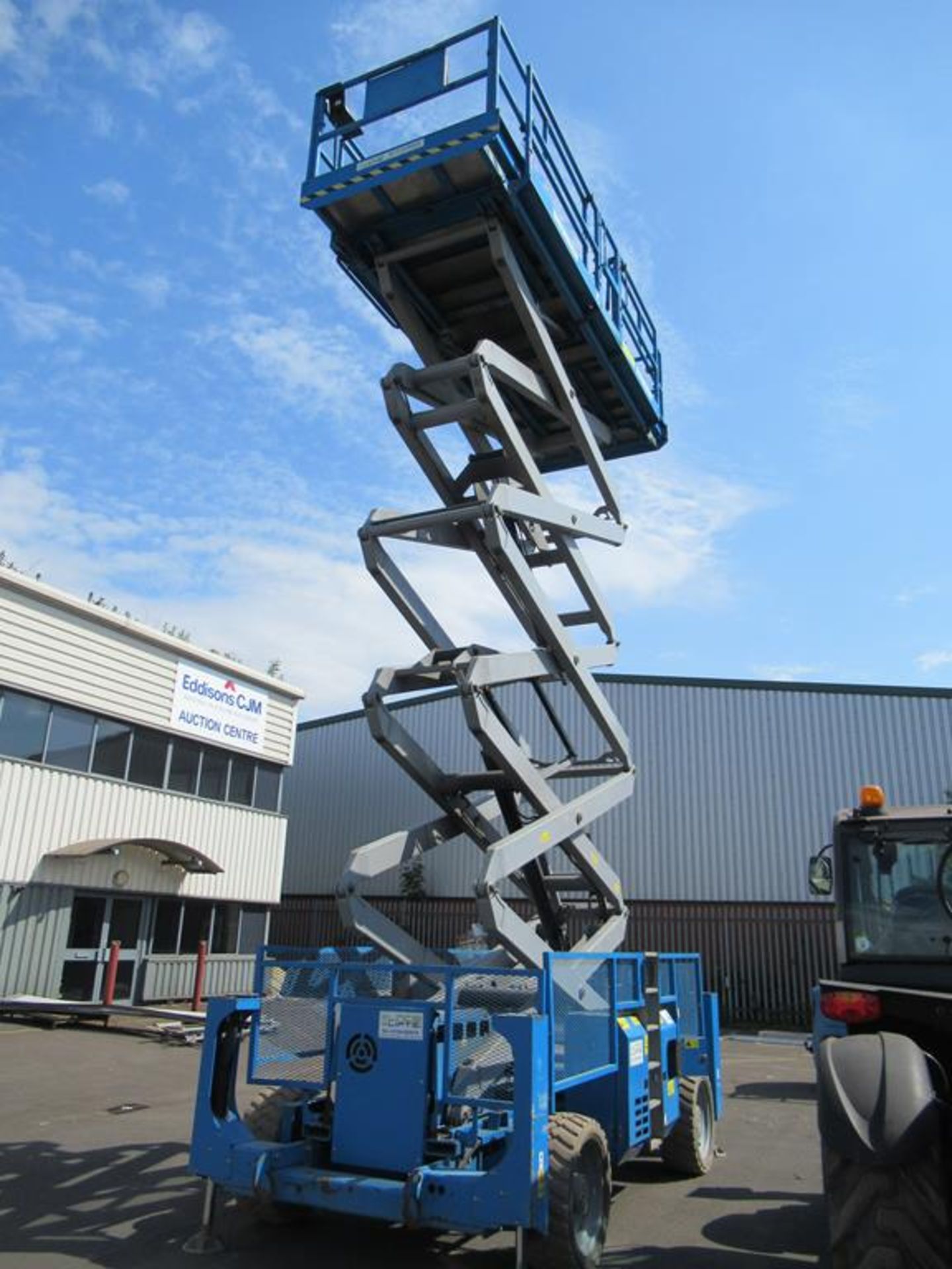 Genie GS5390 diesel scissor lift platform - Image 4 of 19