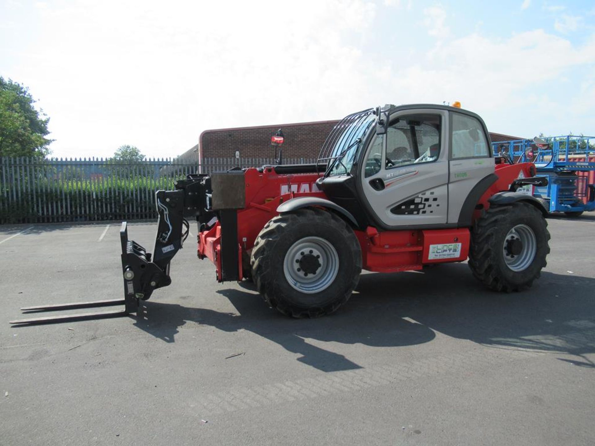 Manitou MT1840 telehandler (as new) - Image 13 of 15