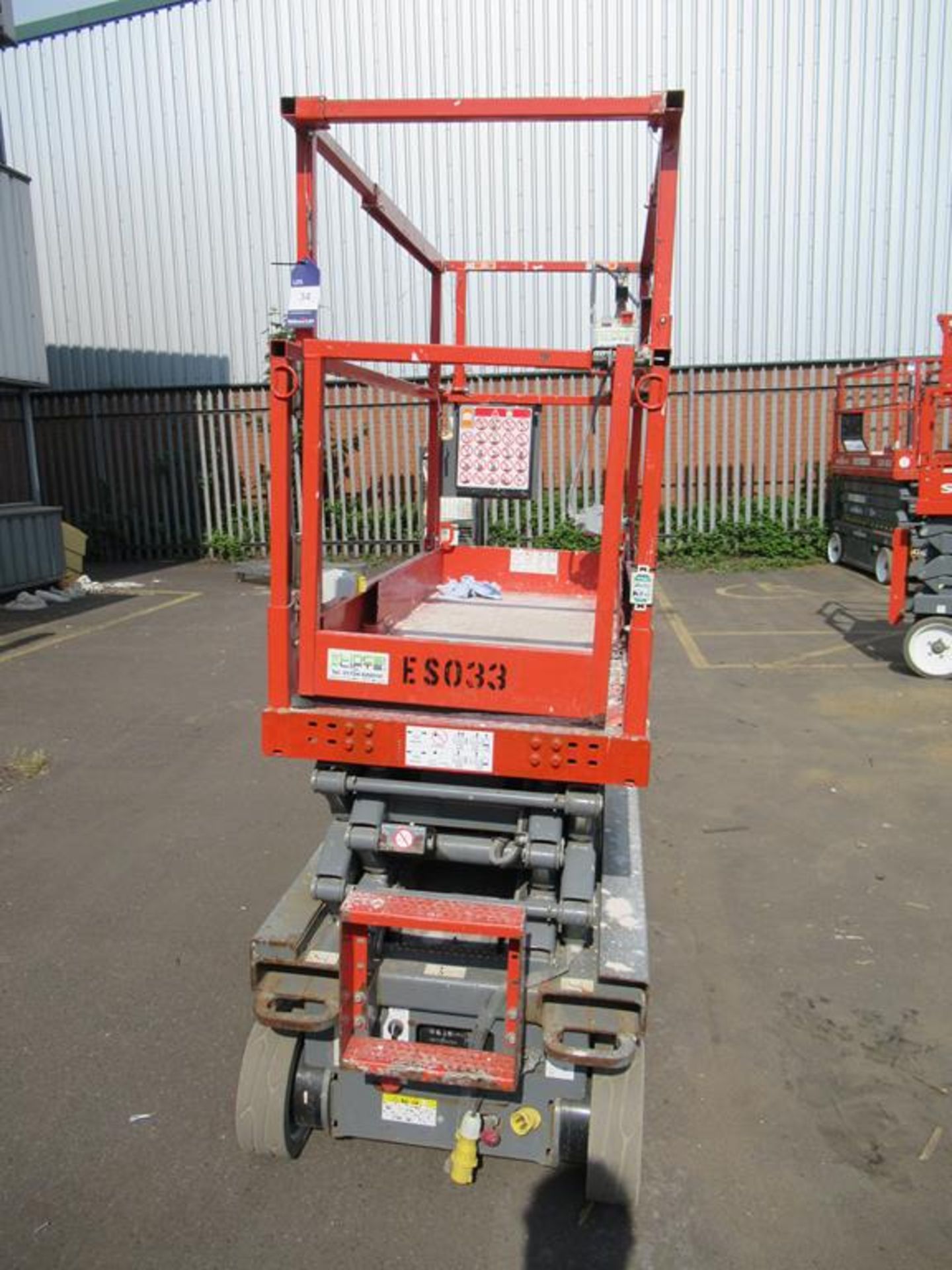 Skyjack SJ111 3219 24V electric scissor lift - Image 3 of 5