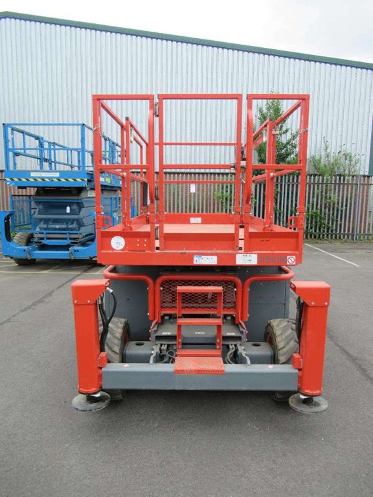 Skyjack SJ6826RT diesel scissor lift platform - Image 7 of 12