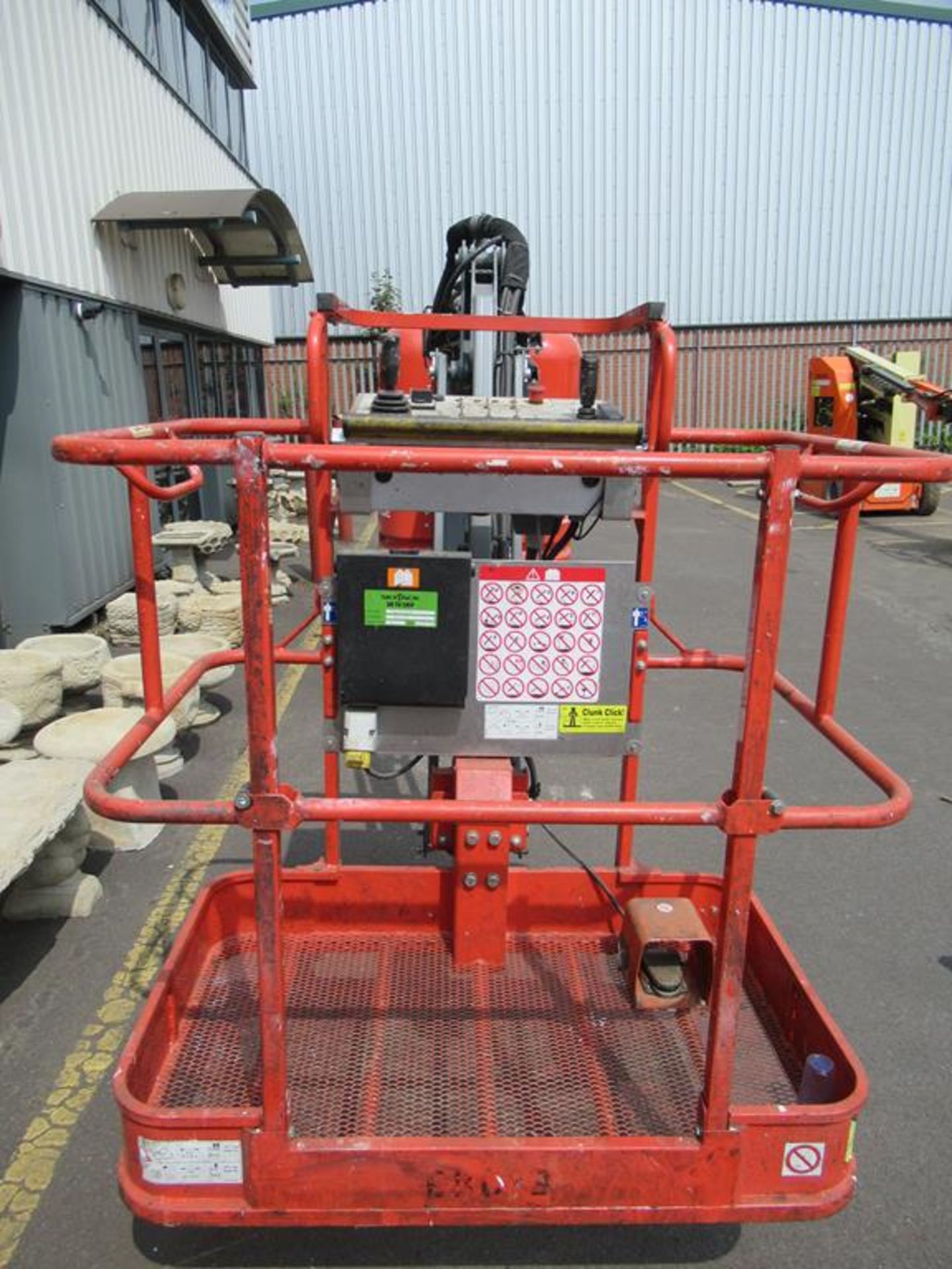 Skyjack SJ30ARJE electric articulated boom lift - Image 7 of 9