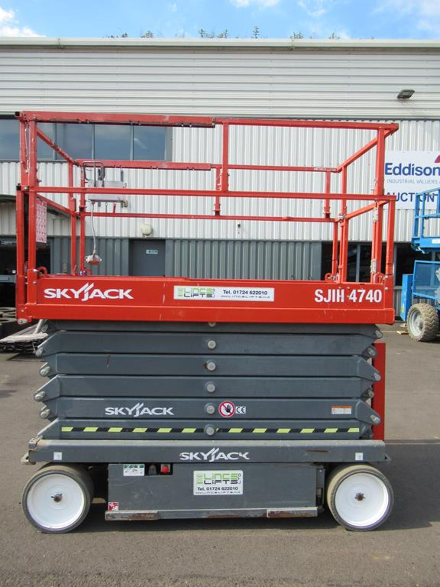 Skyjack SJ111 4740 24V electric scissor lift - Image 2 of 4