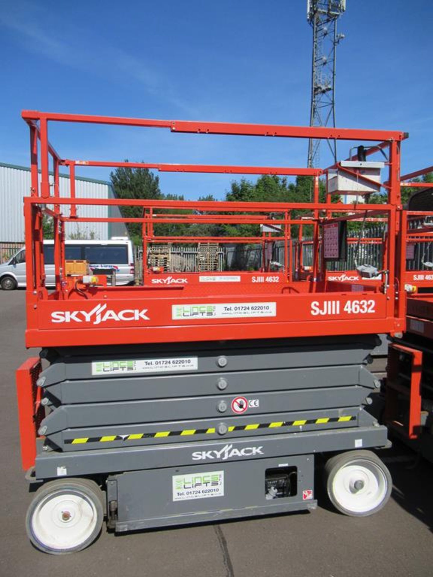 Skyjack SJ111 4632 24V electric scissor lift - Image 4 of 4