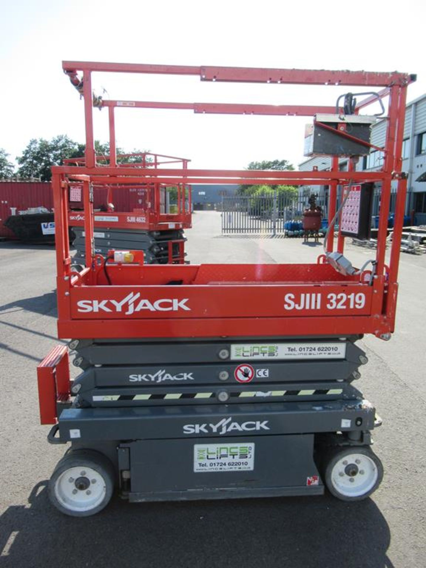 Skyjack SJ111 3219 24V electric scissor lift - Image 3 of 10