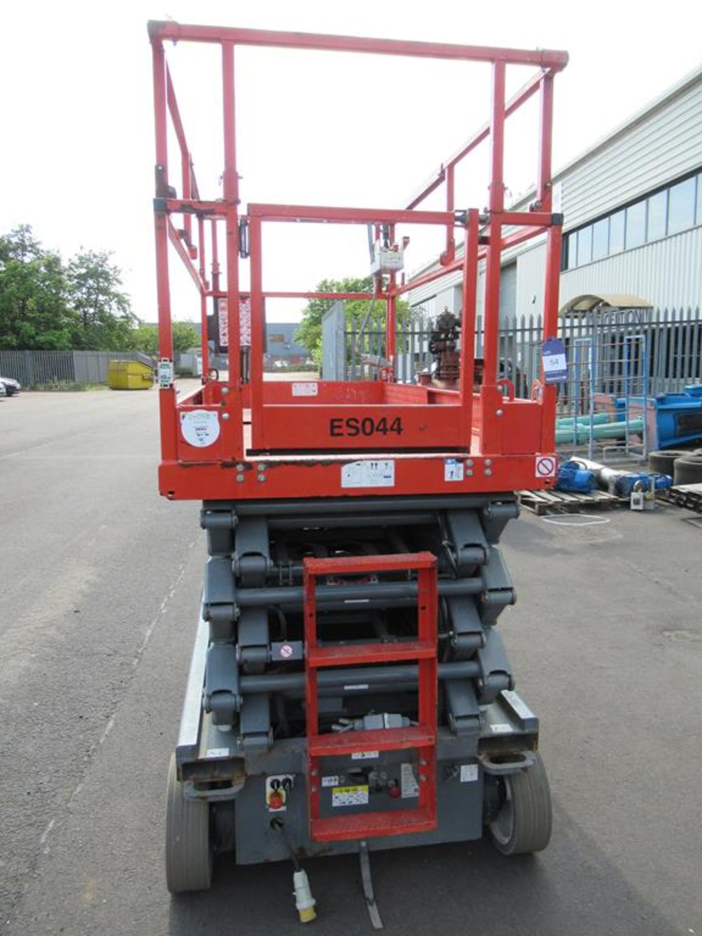 Skyjack SJ111 4740 24V electric scissor lift - Image 3 of 4