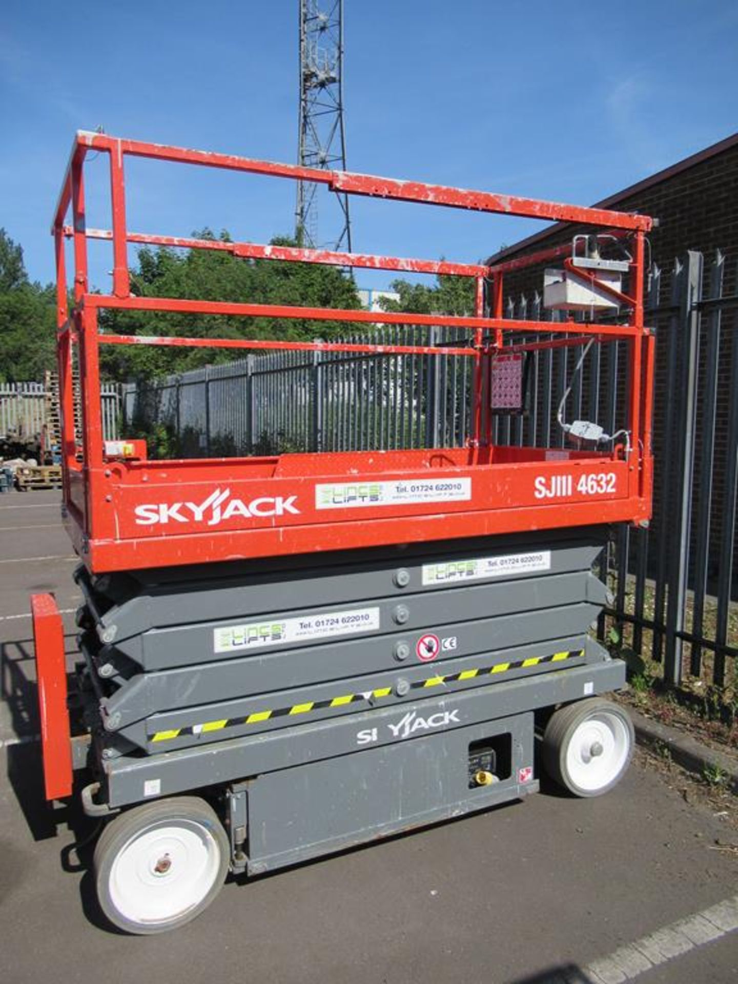 Skyjack SJ111 4632 24V electric scissor lift