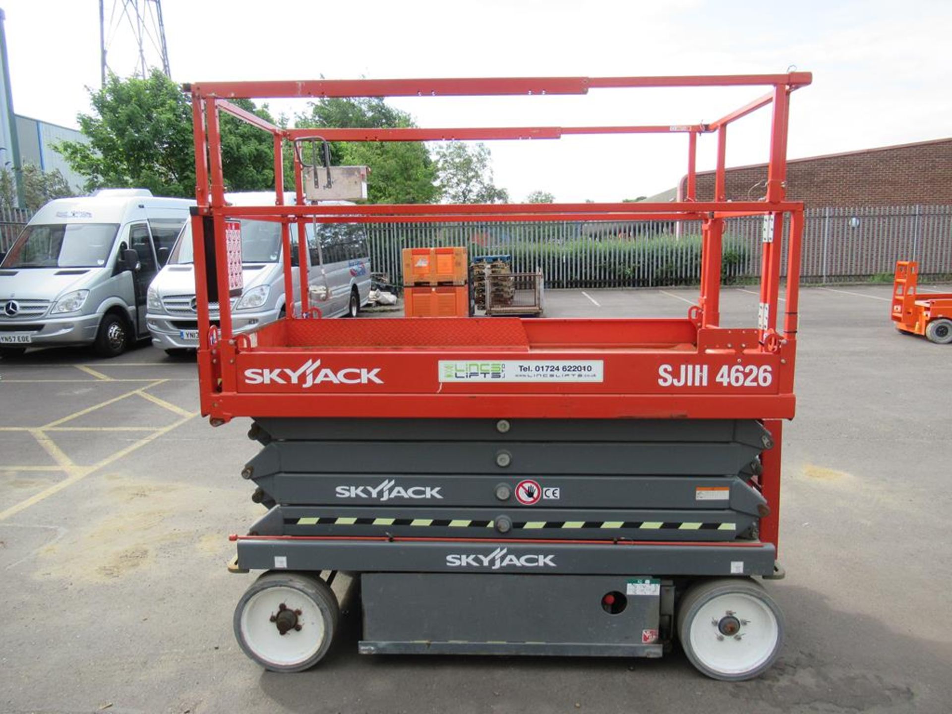 Skyjack SJ111 4626 24V electric scissor lift - Image 4 of 6