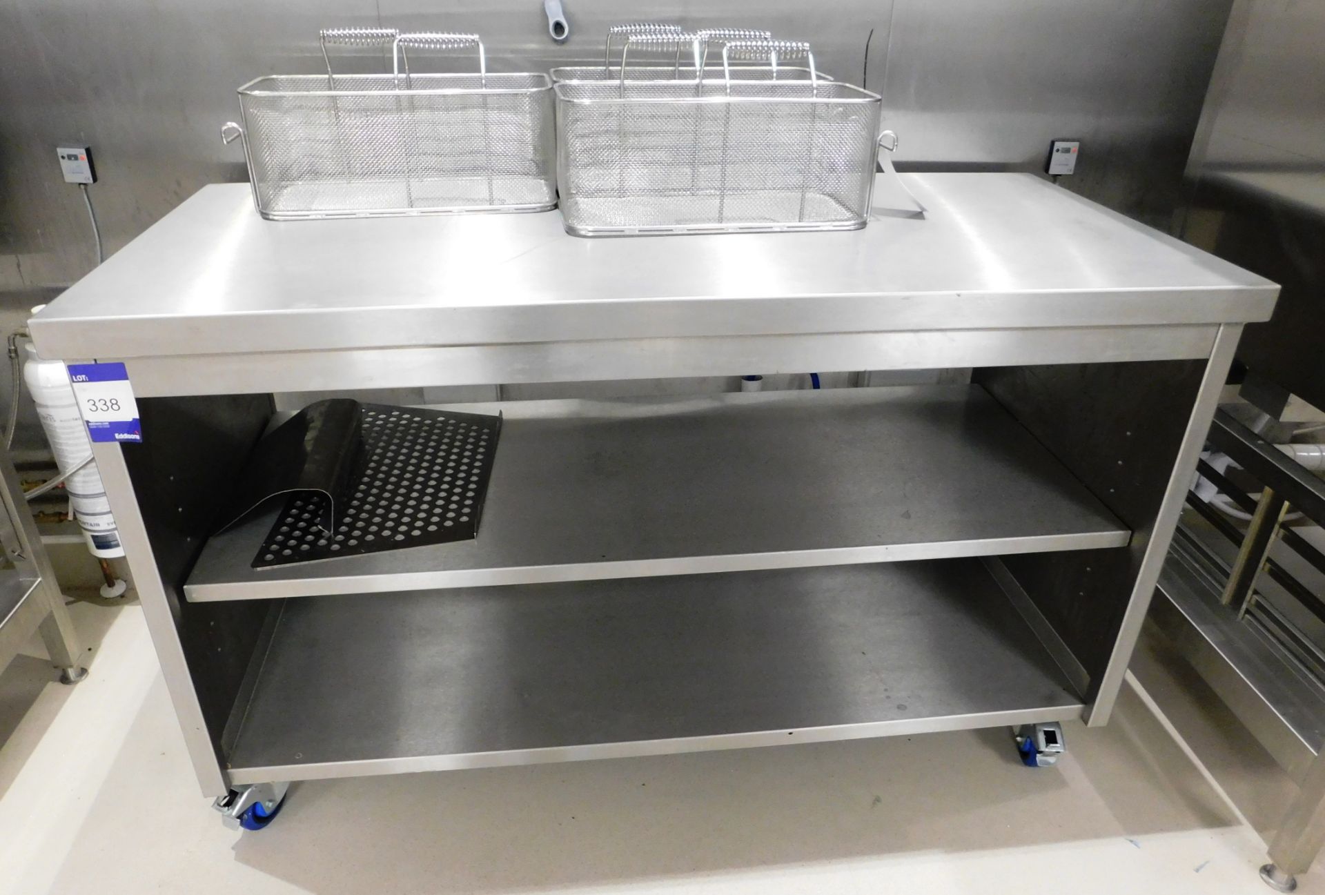 Stainless Steel Mobile Bench (1500 x 300)