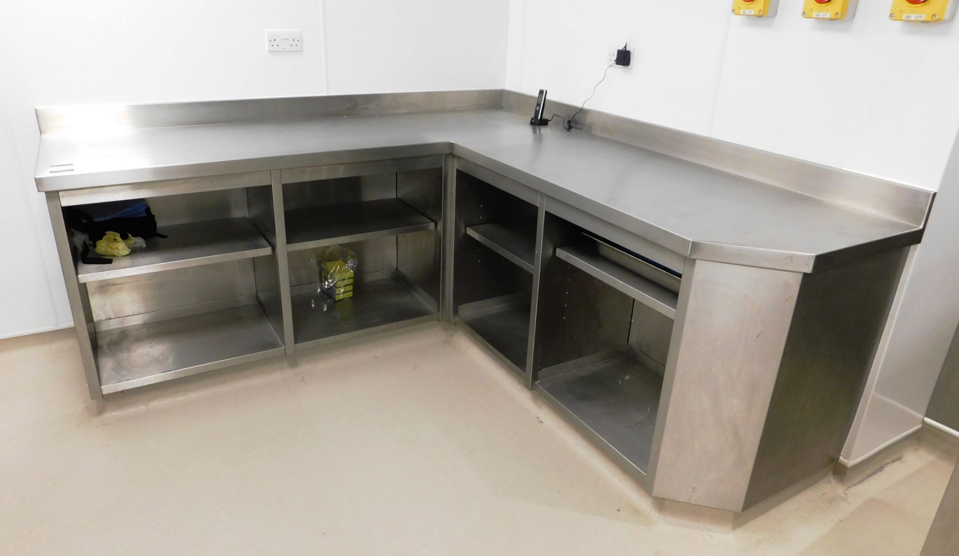 Stainless Steel Fitted Corner Work Bench with Undershelf (2150 x 2100) (requires disconnection)