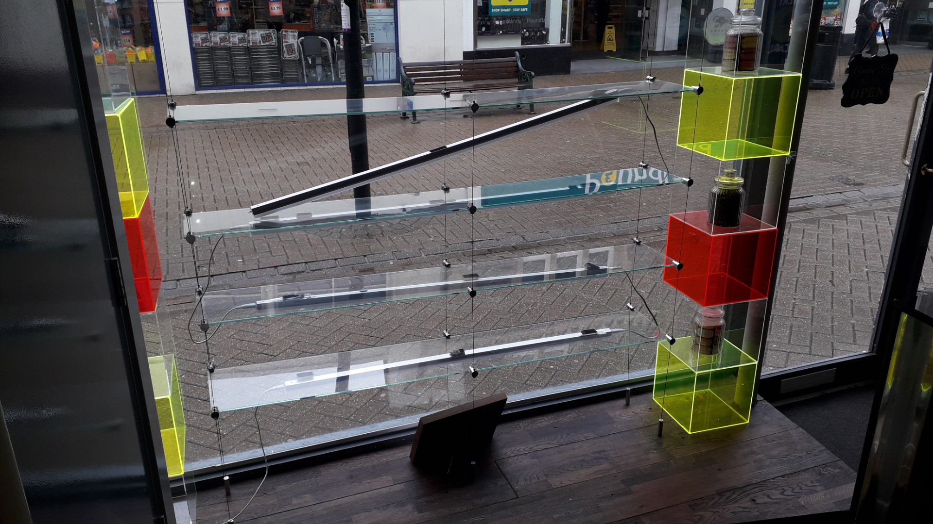 Cable suspended glass shelving window display unit - Image 2 of 2