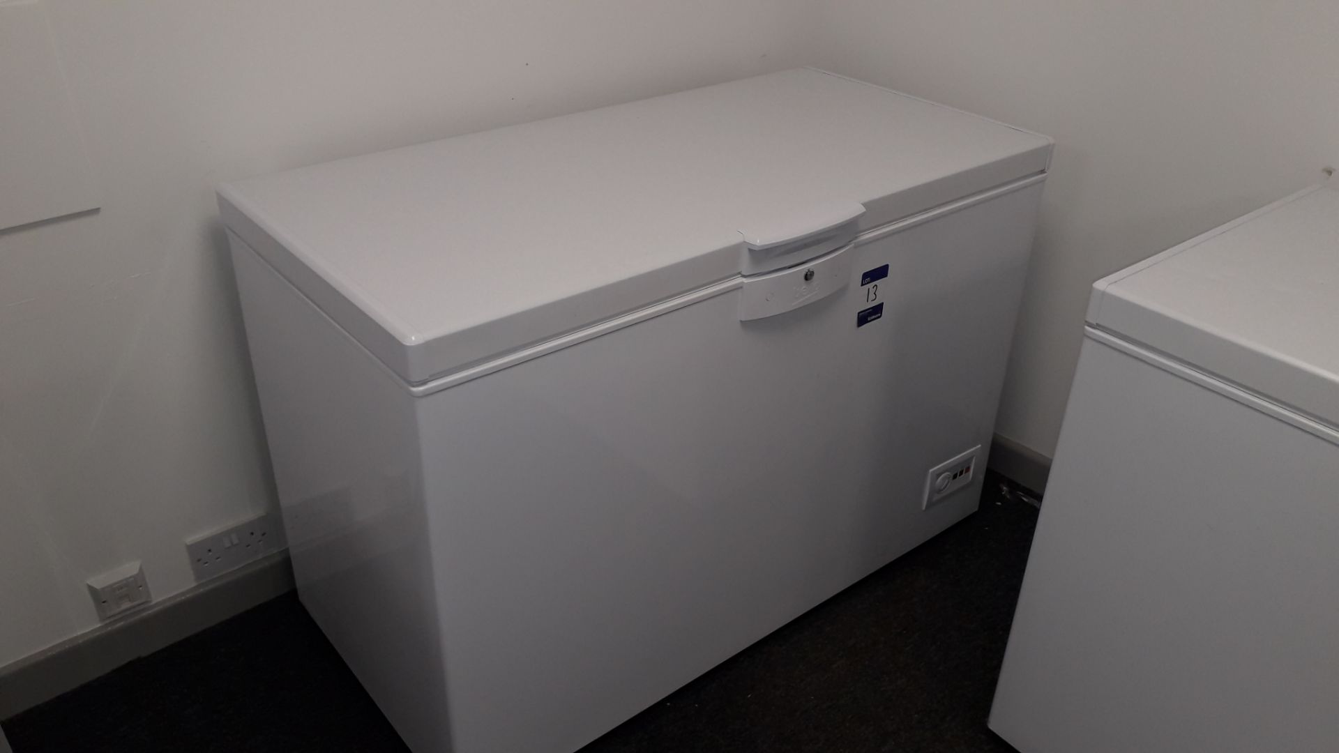 Beko CF1300APW White 374Ltr Chest Freezer (located