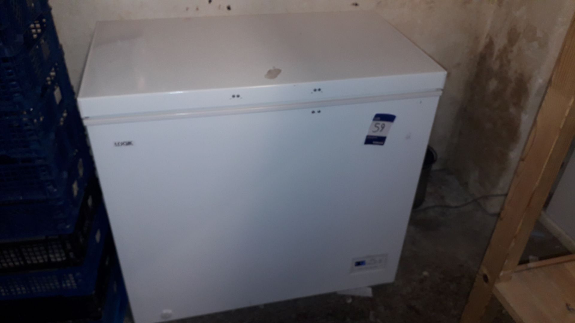 Logik L200CFW17 White 200Ltr Chest Freezer (Located in Basement) – Located York Buildings, 3