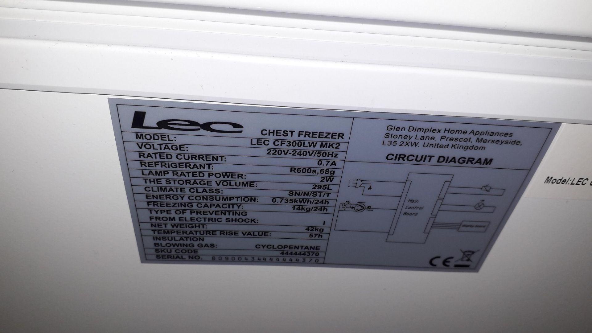 LEC LECCF300LW White 295Ltr Chest Freezer (located - Image 3 of 3