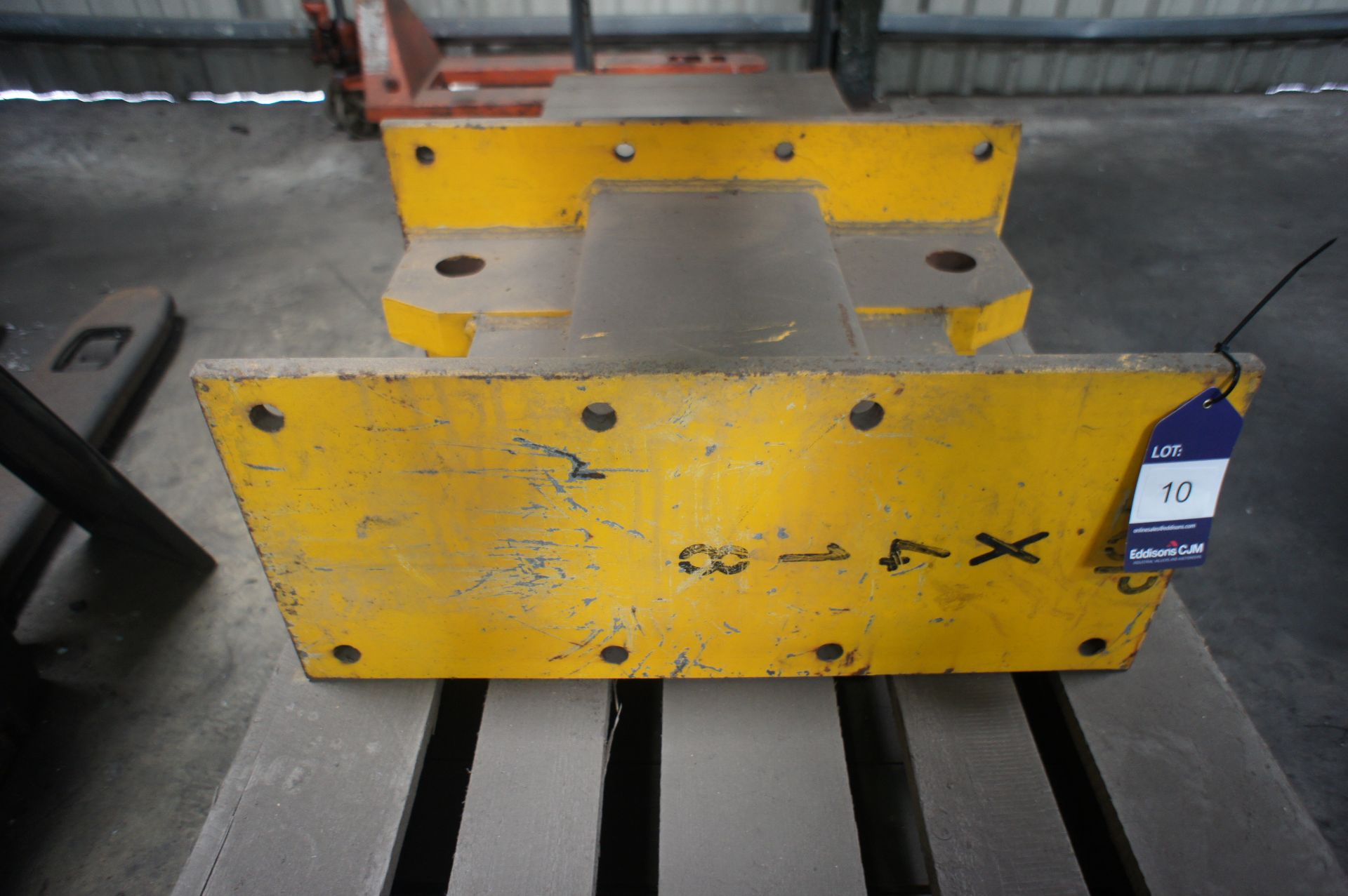 X418 lifting beam - Image 2 of 3