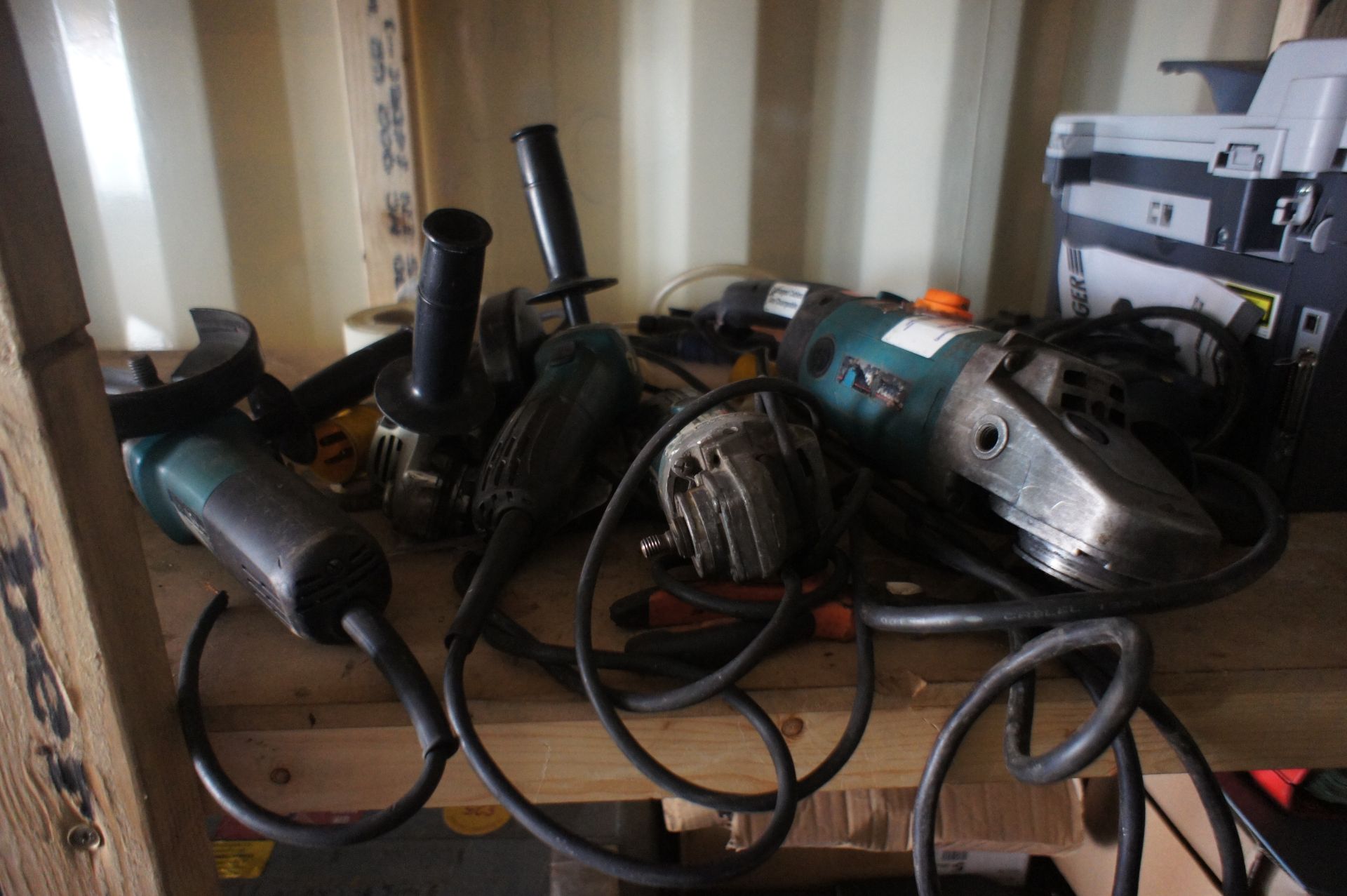 Large quantity of hand tools to wood shelving incl - Image 6 of 9