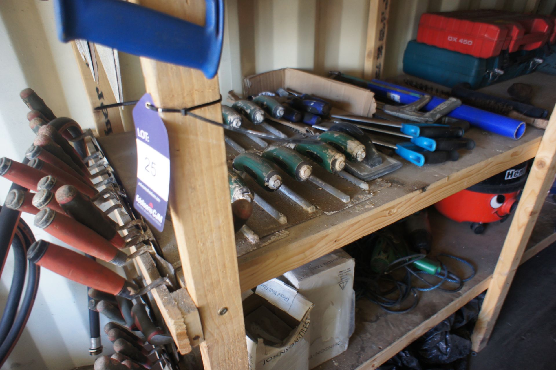 Large quantity of hand tools to wood shelving incl - Image 4 of 9