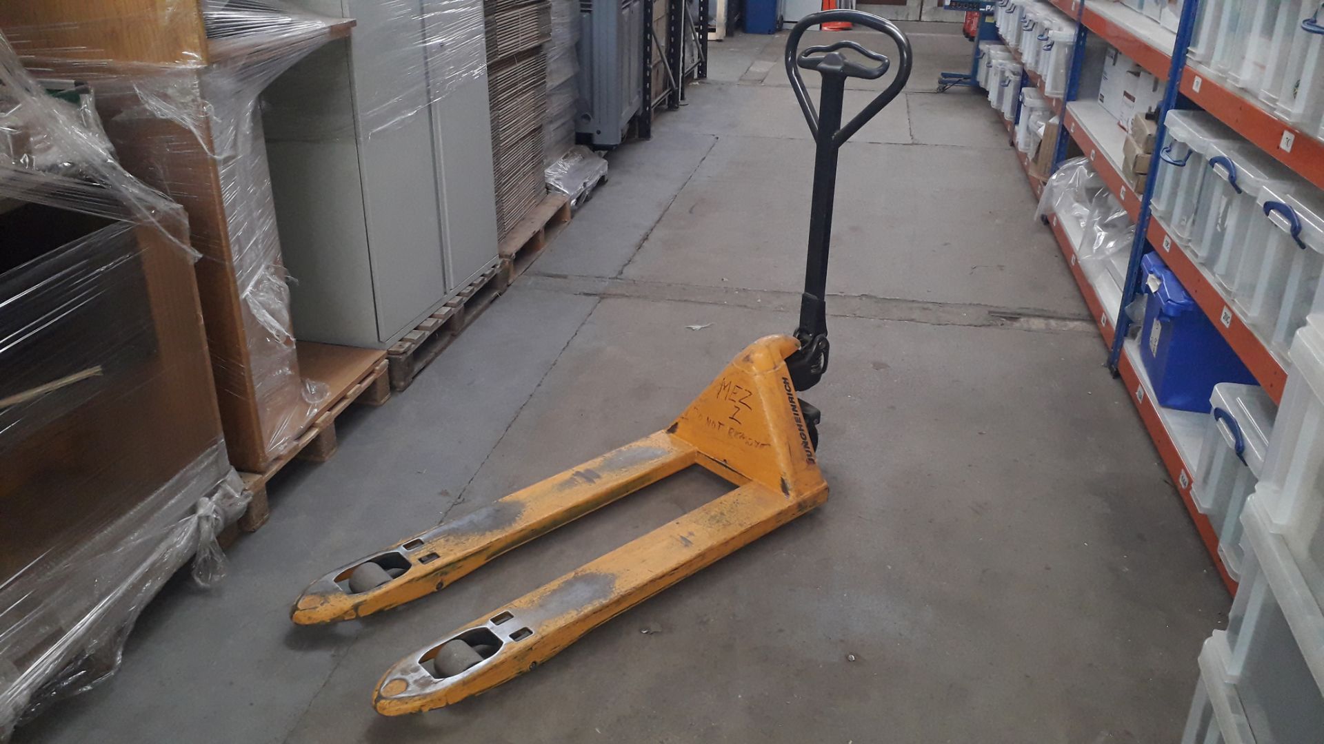 Jungheinrich 2,200Kg Hand Hydraulic Pallet Truck 1150x520 forks (located at Corby Business Centre, E