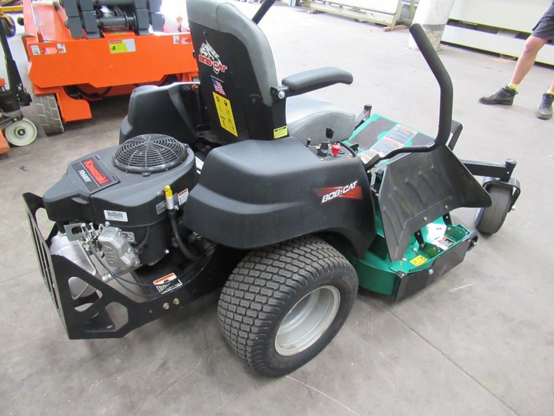 Bobcat CRZ 48" Zero turn ride on mower including Mulch Kit (12hrs). Please Note This Lot is Buyer to - Image 4 of 6