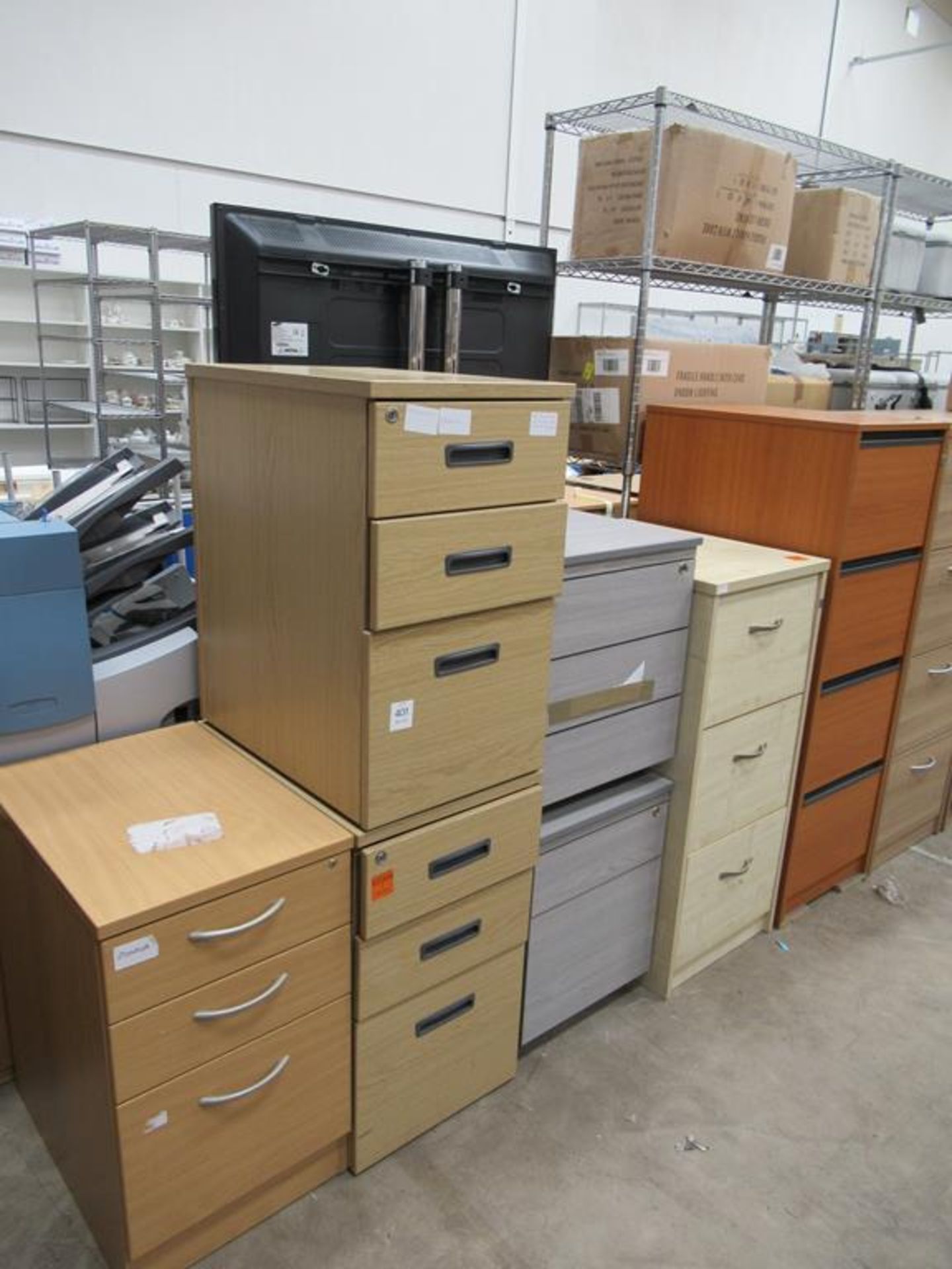 5 x assorted filing cabinet pedestals and 2 x filing cabinet units