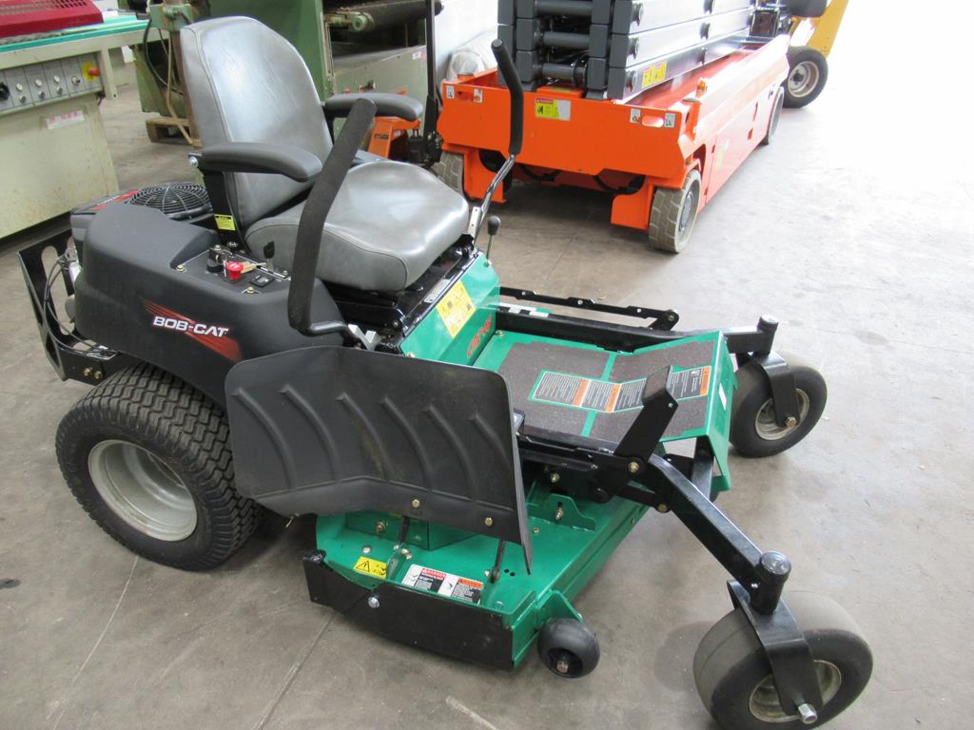 Bobcat CRZ 48" Zero turn ride on mower including Mulch Kit (12hrs). Please Note This Lot is Buyer to - Image 3 of 6