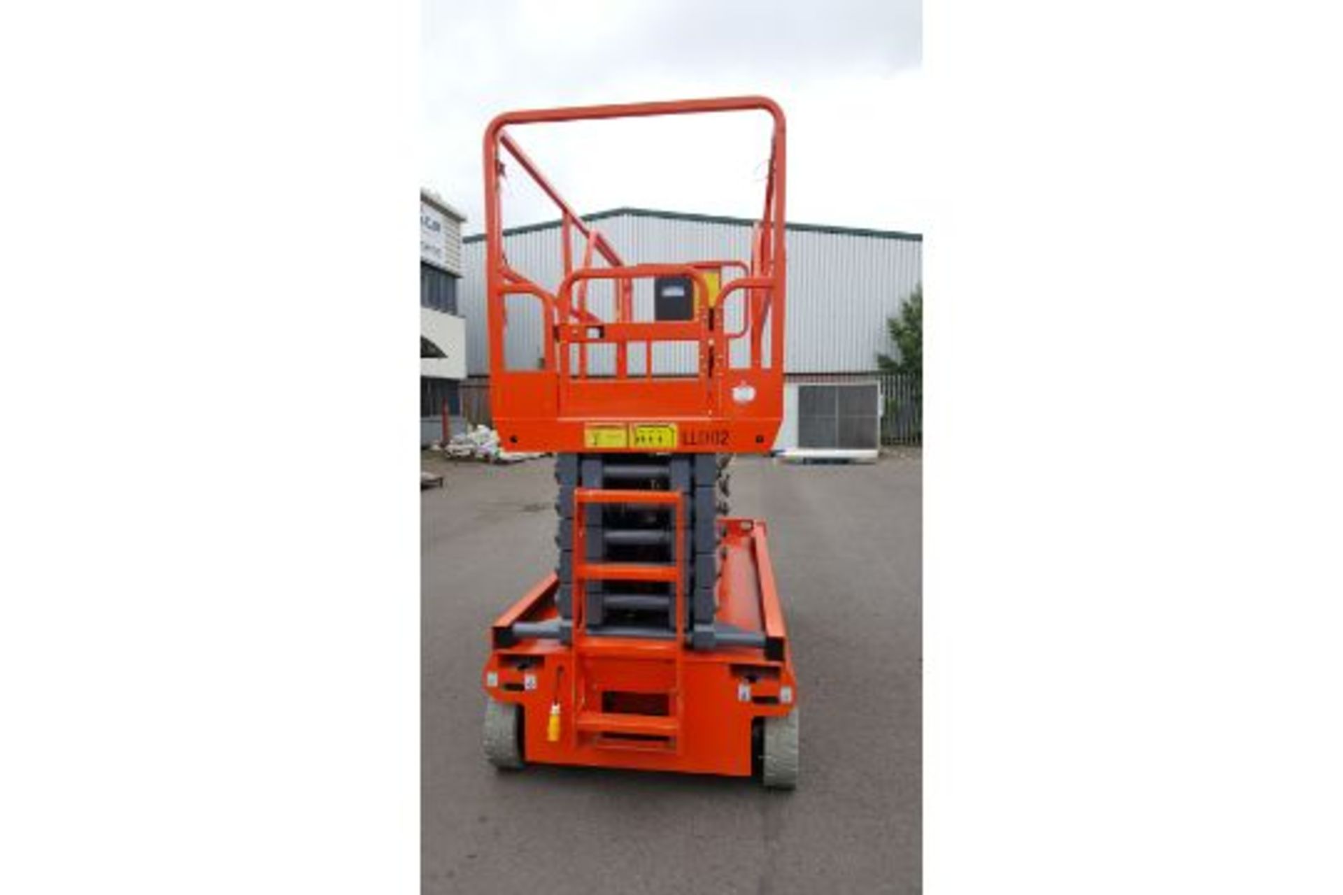 A 2019 Dingli JCPT 1612B 24V electric scissor lift - Image 2 of 6