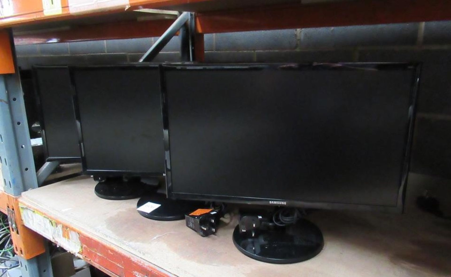 3 x Samsung monitors - Image 2 of 2