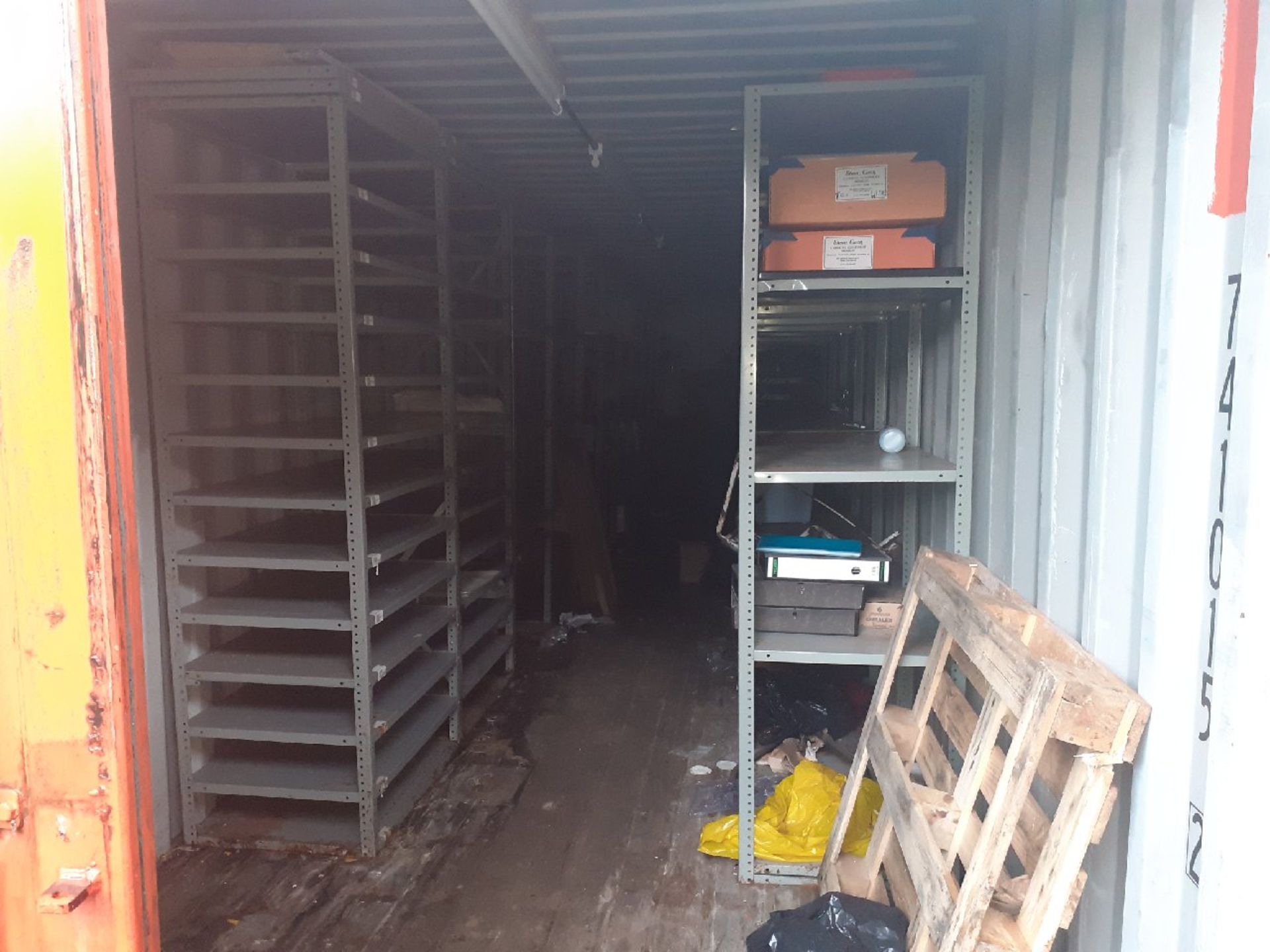 40' shipping container including contents - Image 8 of 9