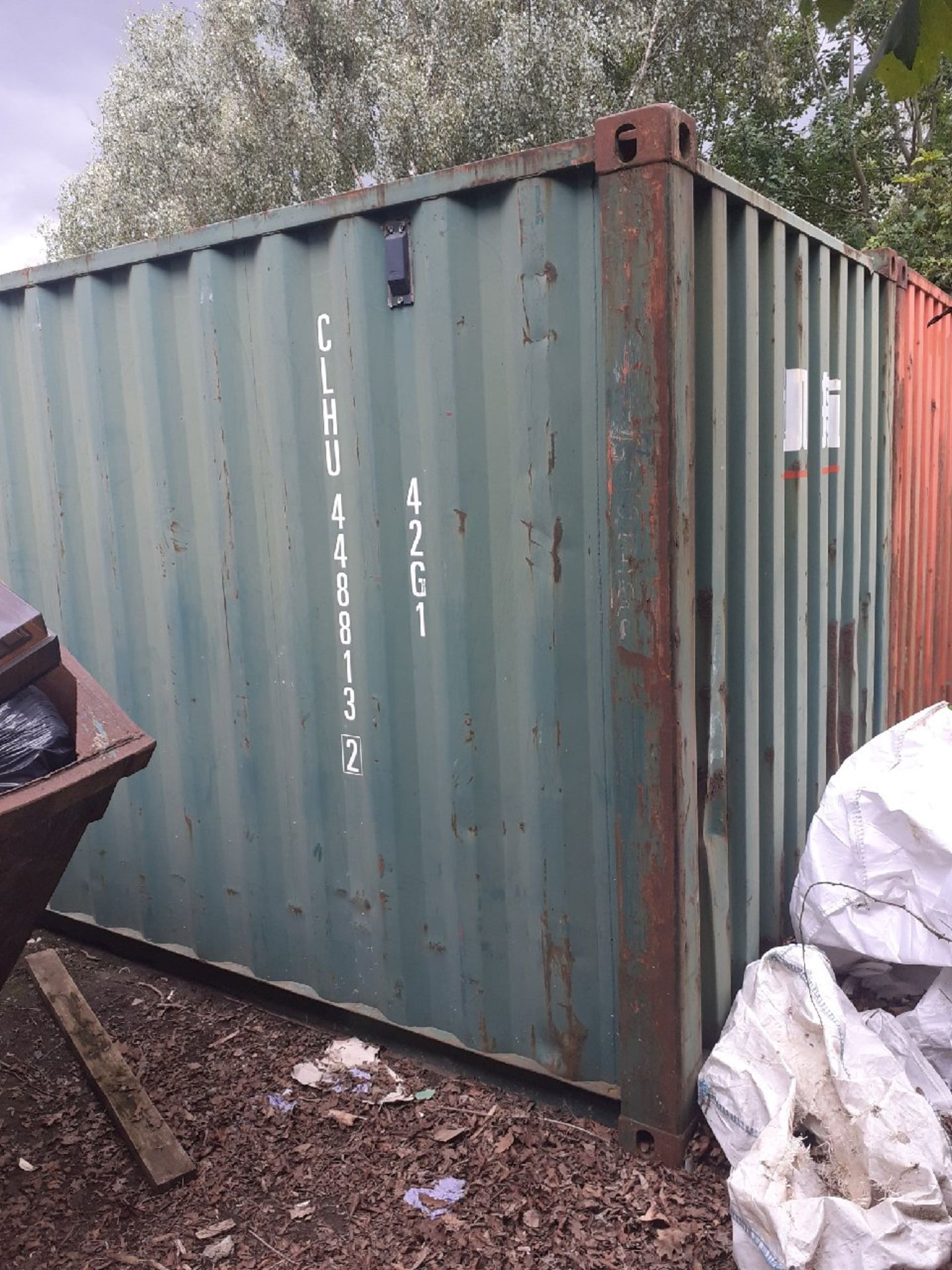 40' shipping container including contents - Image 3 of 8