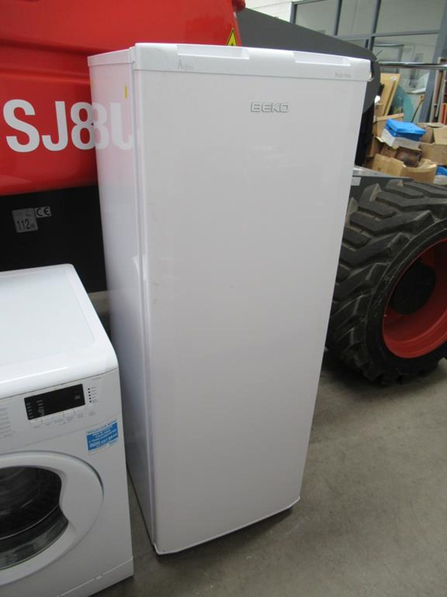 Beko and Hotpoint freezers with Beko washing machine - Image 4 of 4