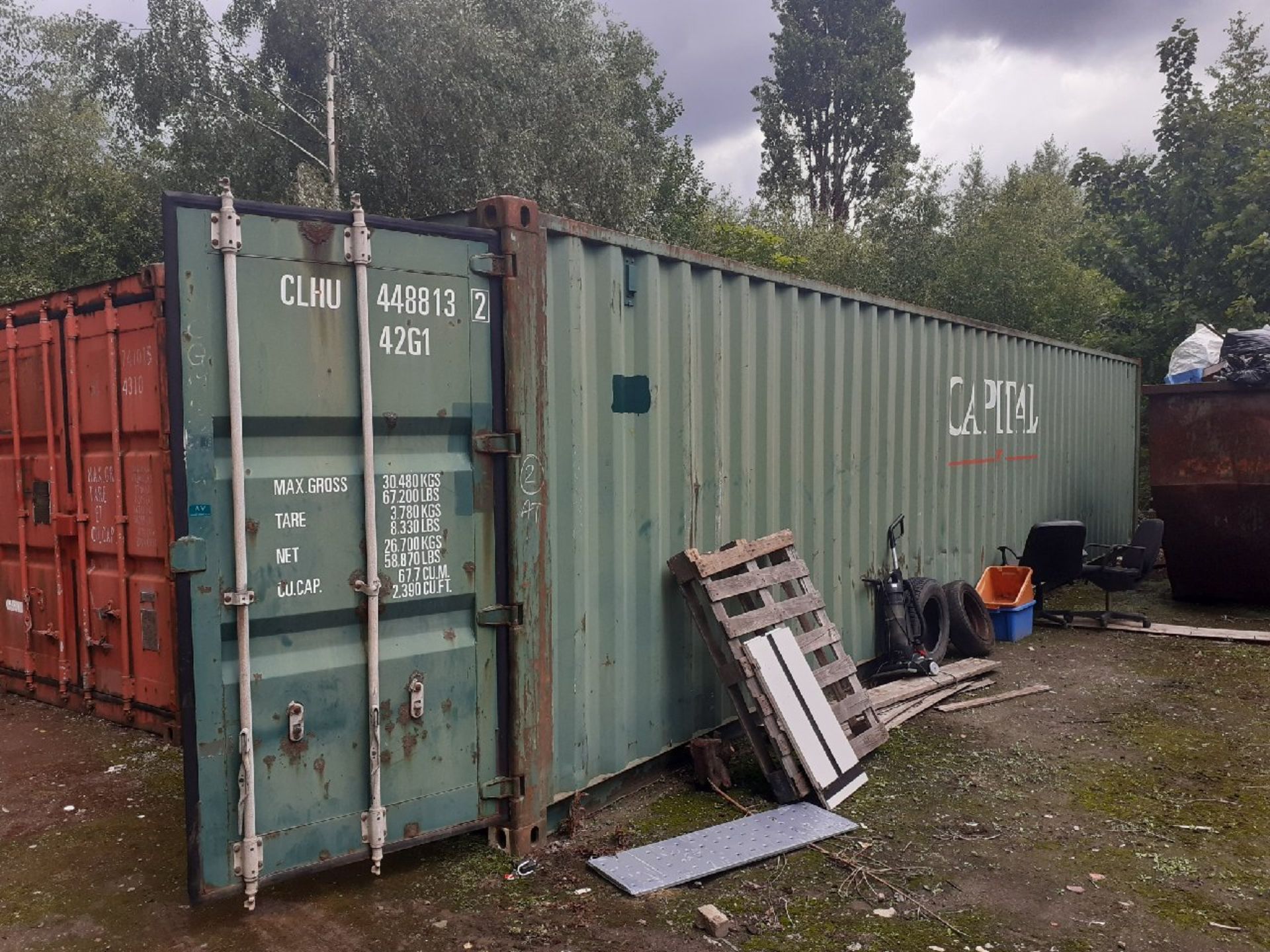 40' shipping container including contents - Image 2 of 8