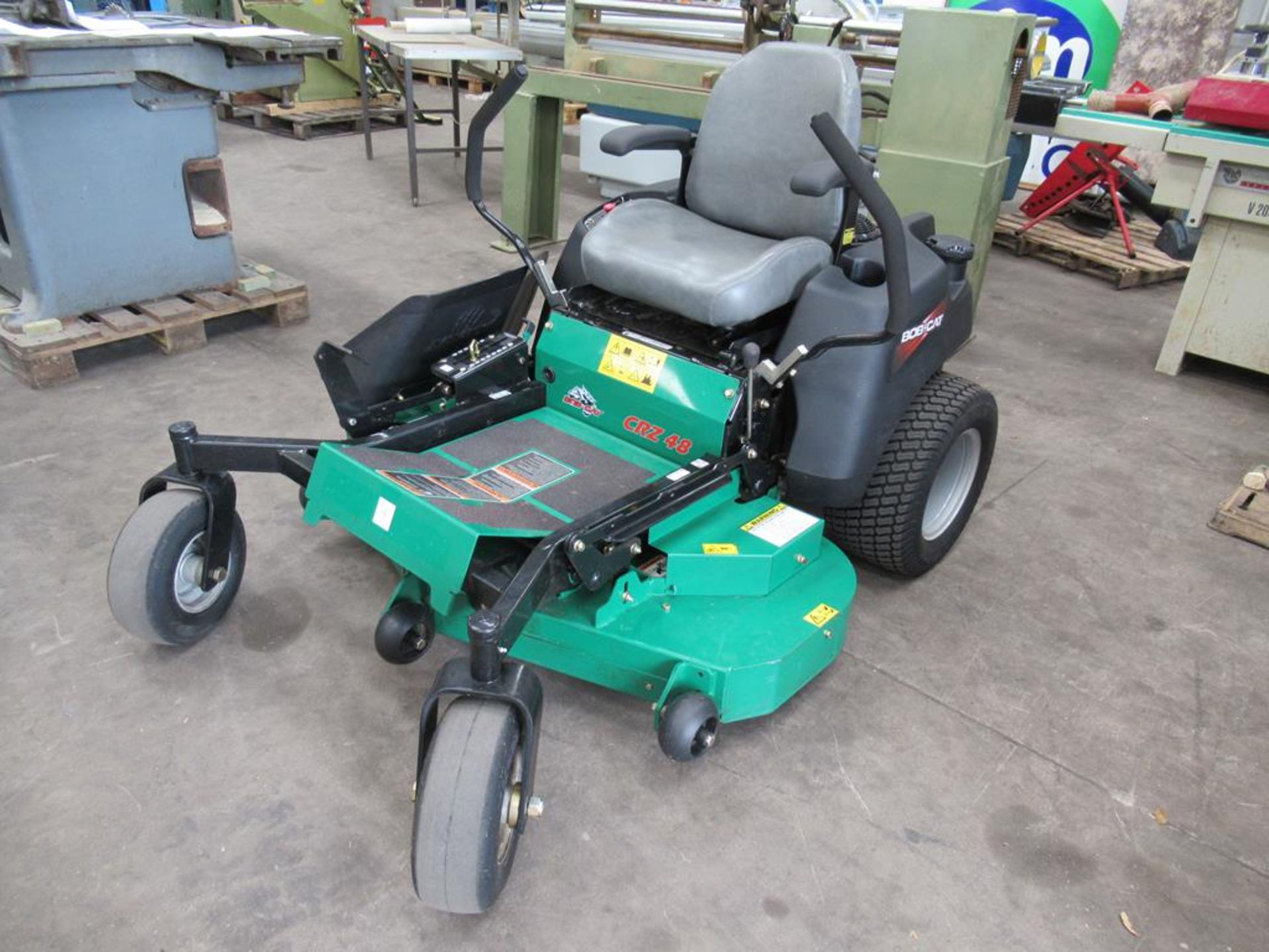 Bobcat CRZ 48" Zero turn ride on mower including Mulch Kit (12hrs). Please Note This Lot is Buyer to