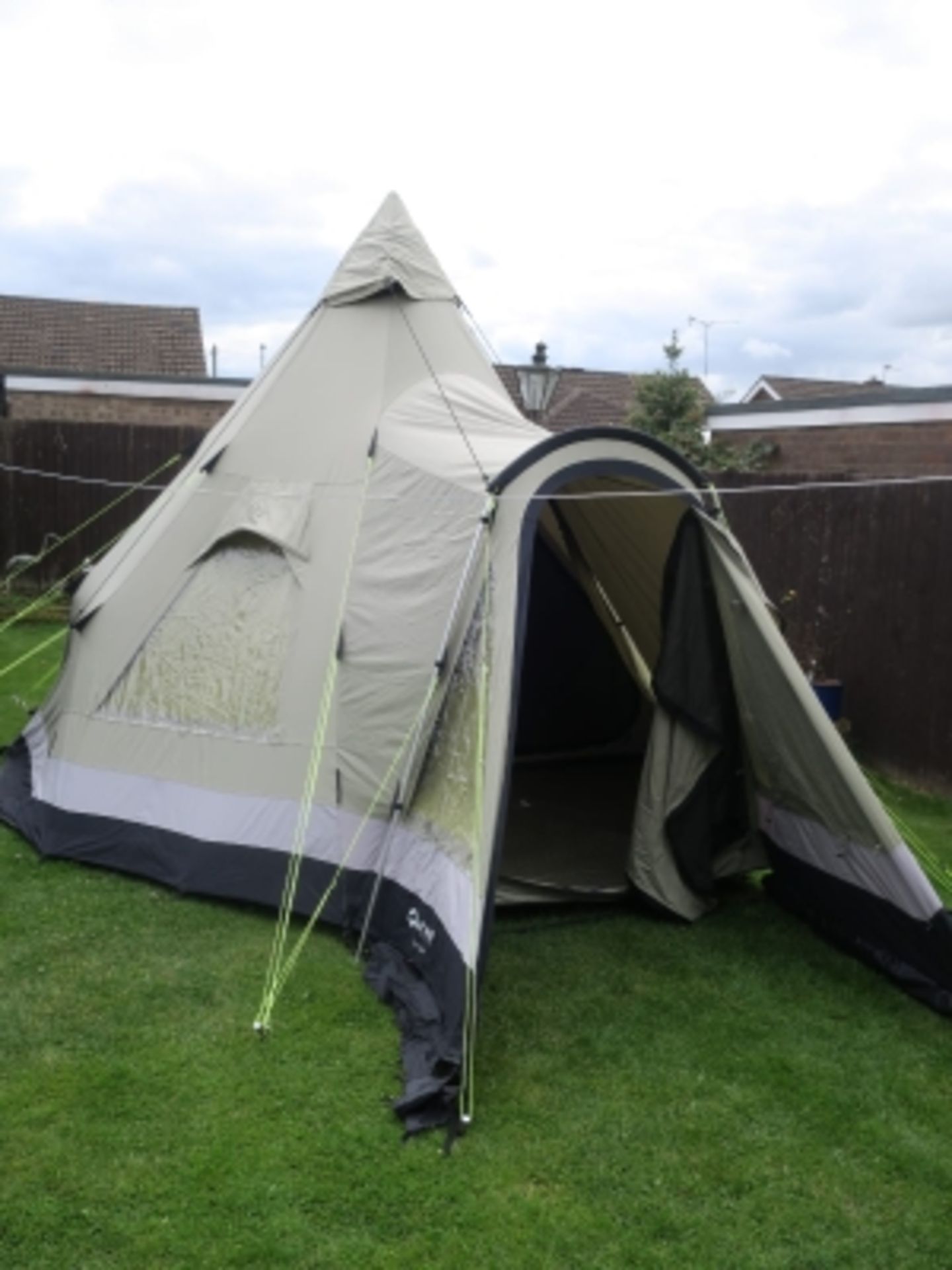 Outwell Indian Lake six-man three room tipi tent - Image 6 of 8