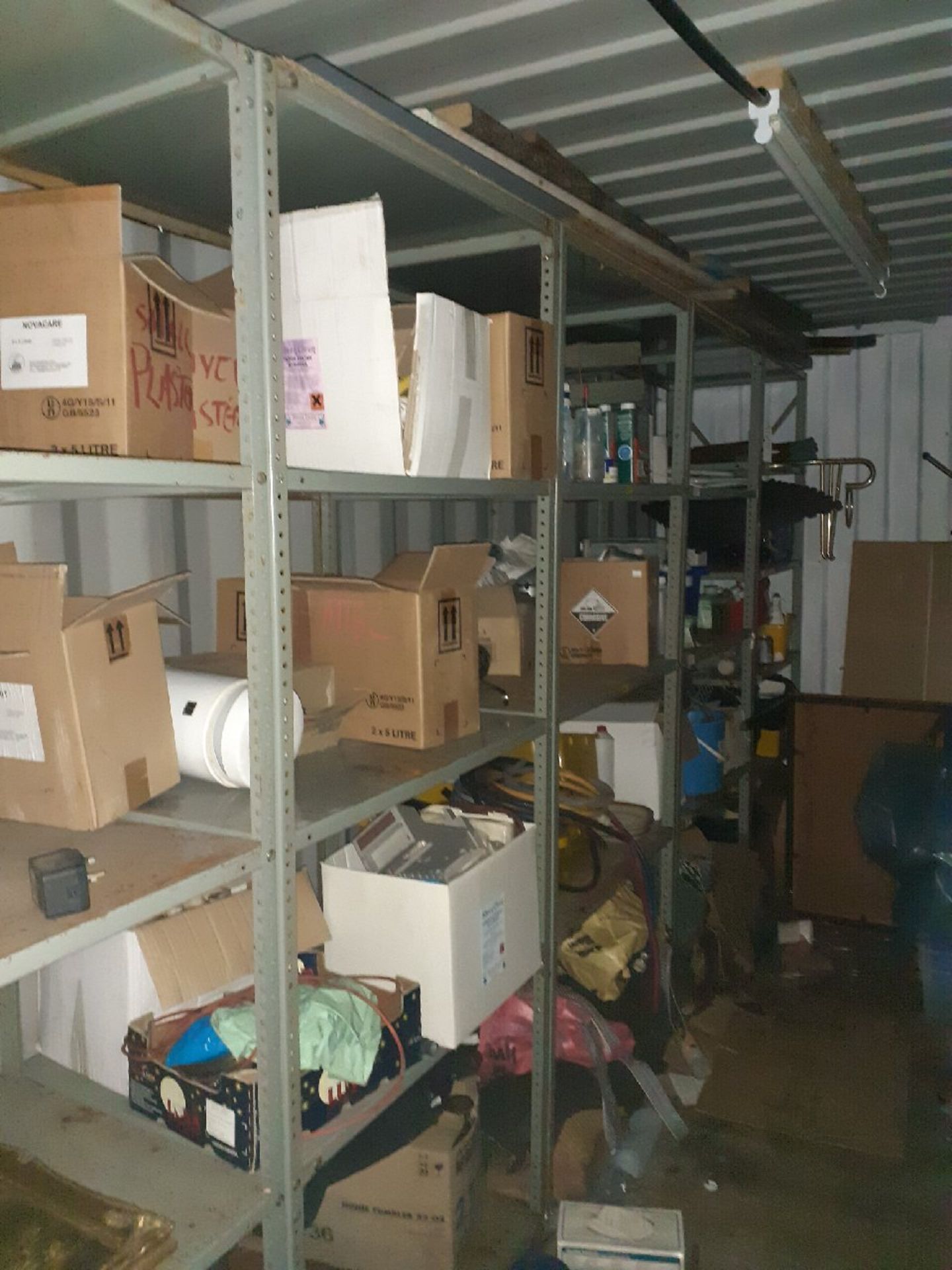 40' shipping container including contents - Image 6 of 9