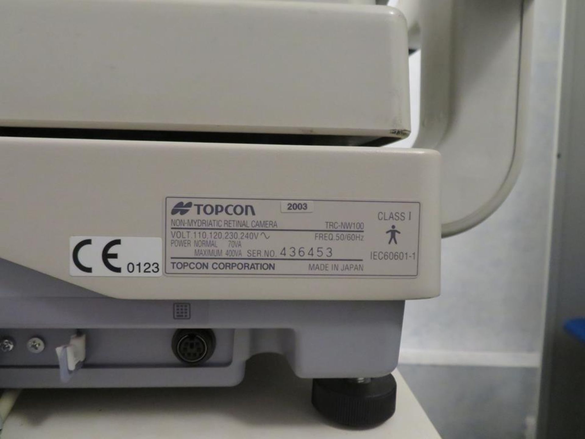 Topcon TRC - NW100 retinal camera and Topcon ATE 600 electrically adjustable bench - Image 2 of 3