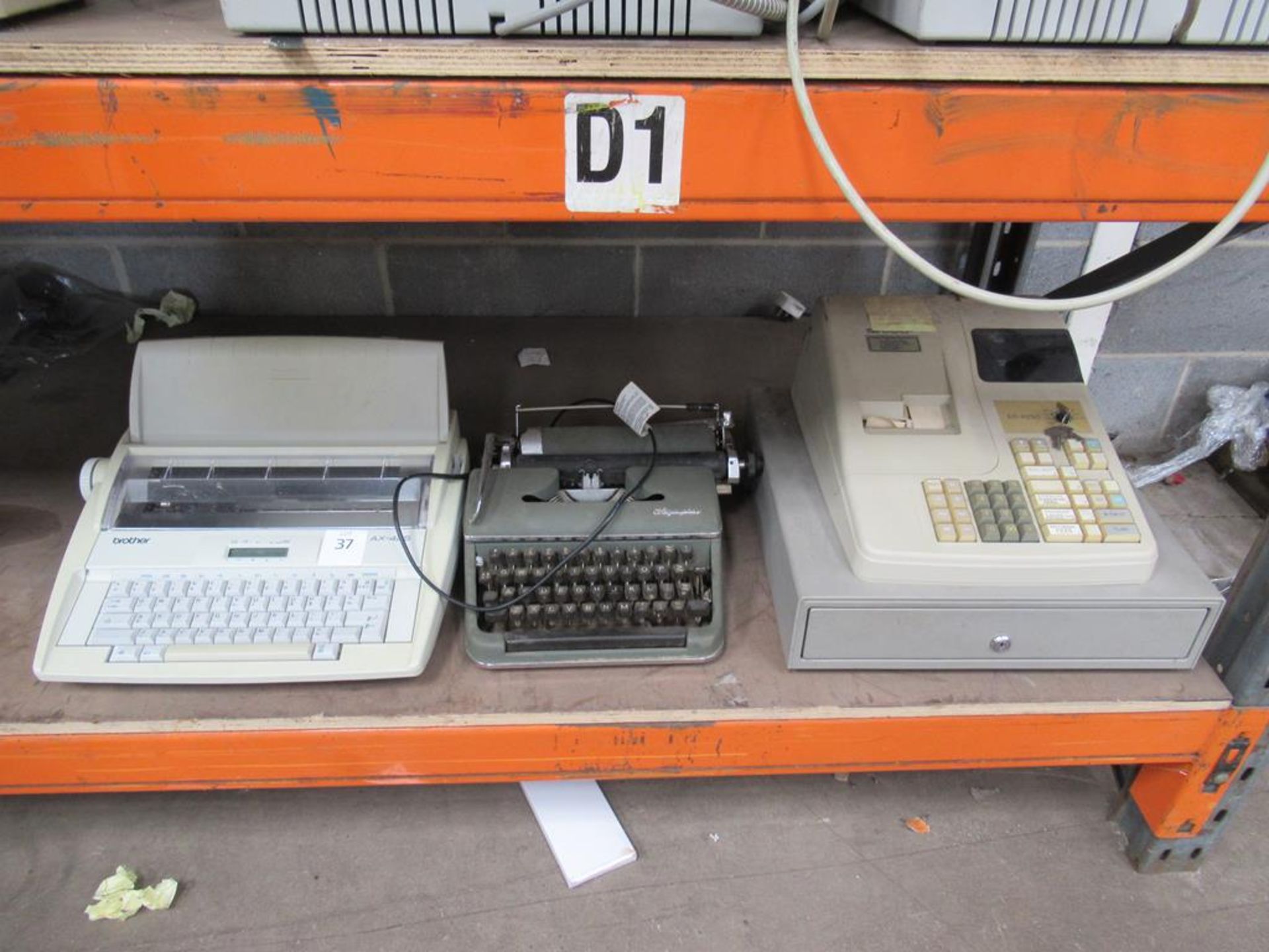 1 x Brother AX-425, 1 x Olympia typewriter, 1 x Sharp ER-A250 electronic cash register (3)