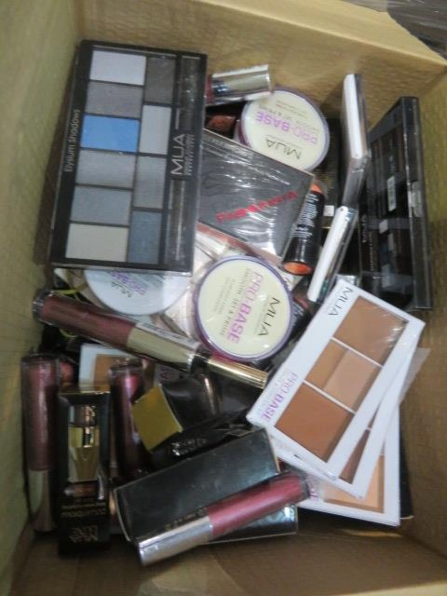 Circa. 200 items of various new make up acadamy make up to include: probase smooth, set & prime,