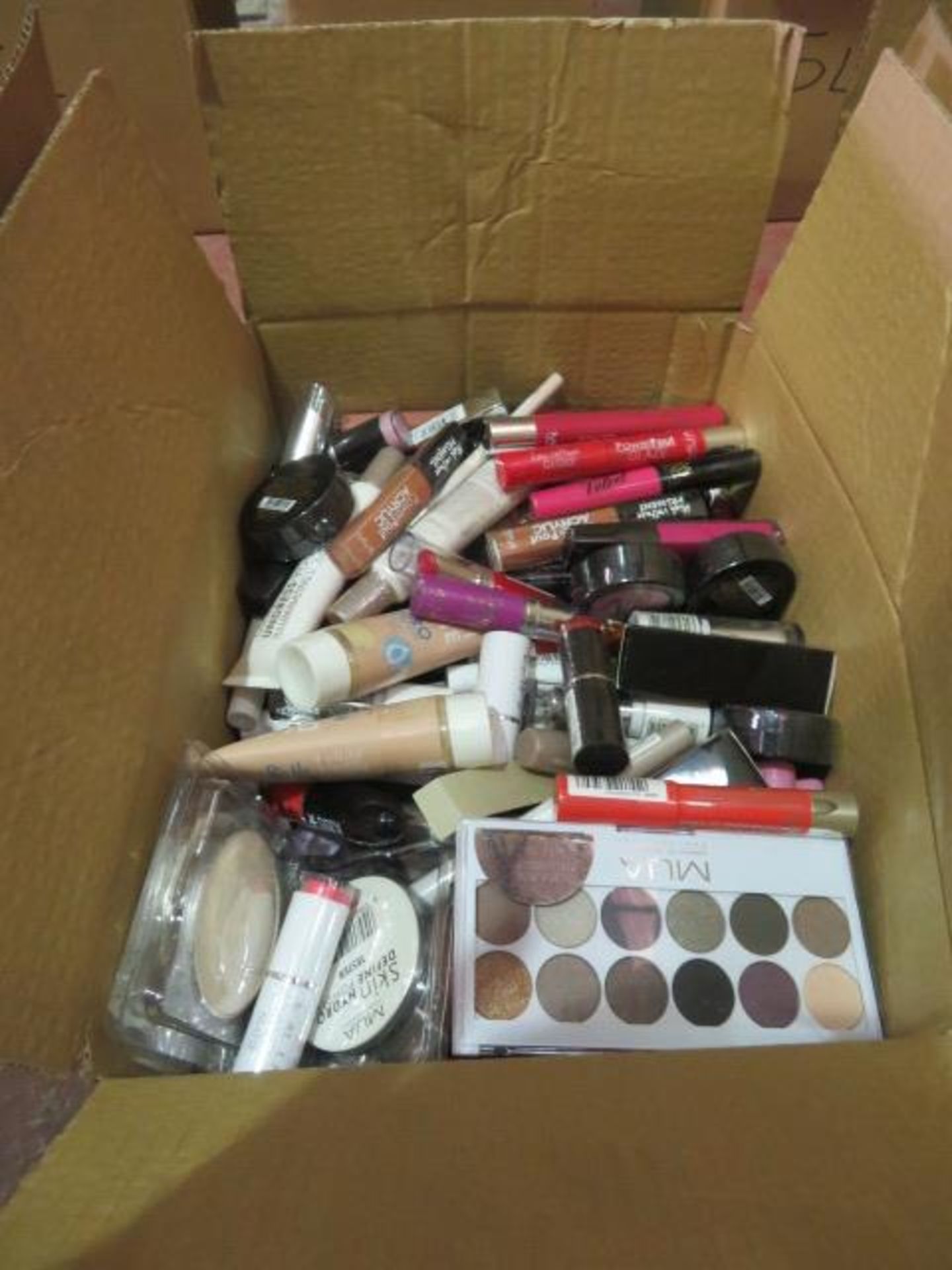 Circa. 200 items of various new make up acadamy make up to include: powerbrow long wear sculpting
