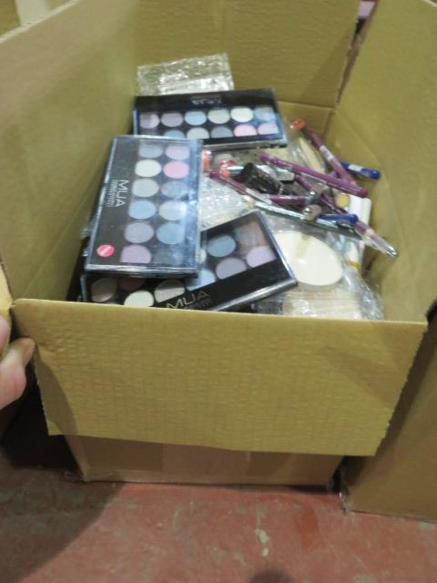 Circa. 200 items of various new make up acadamy make up to include: undress your skin radiant - Image 2 of 2