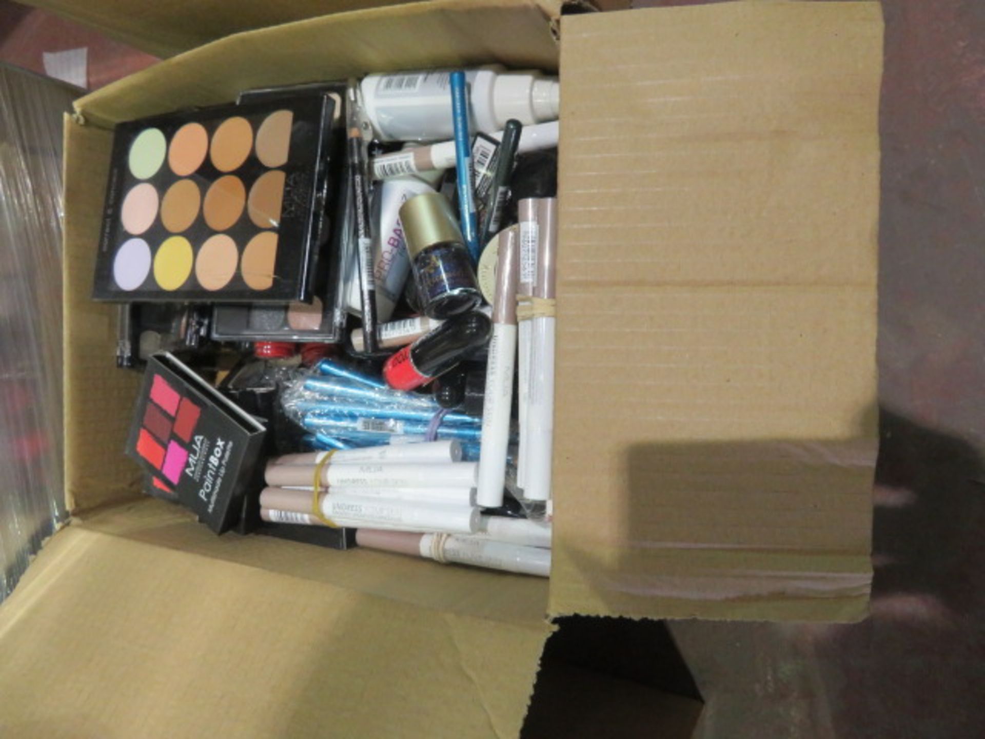 Circa. 200 items of various new make up acadamy make up to include: paintbox multishade lip - Image 2 of 2