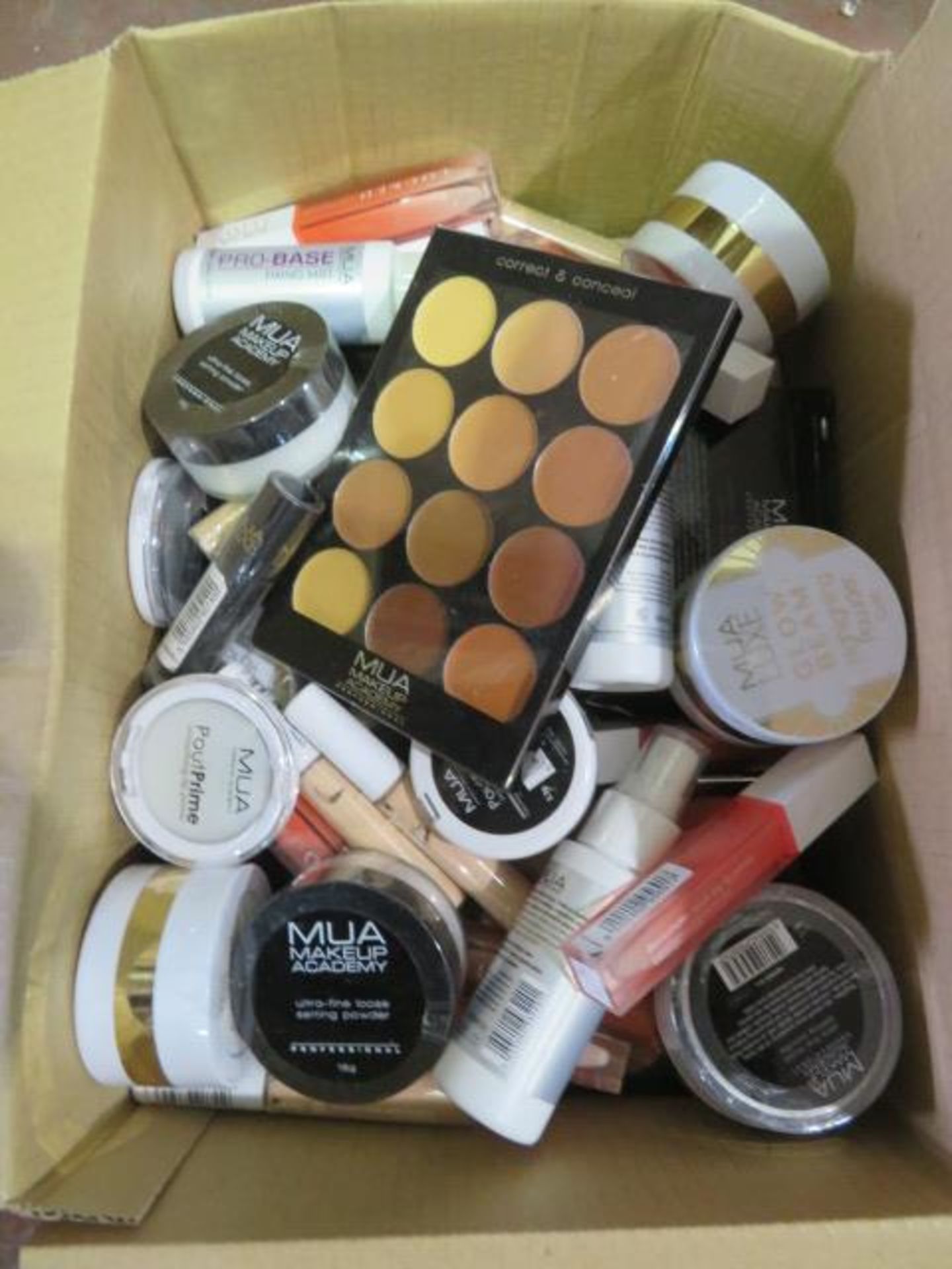 Circa. 200 items of various new make up acadamy make up to include: correct and conceal palette,