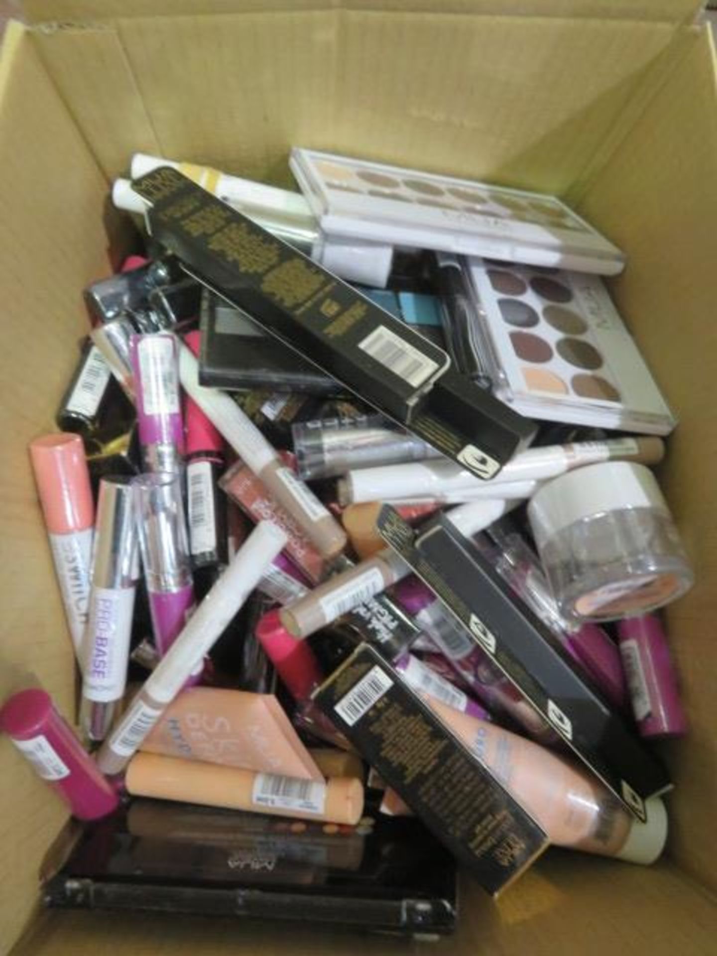 Circa. 200 items of various new make up acadamy make up to include: skin define hydro foundation,