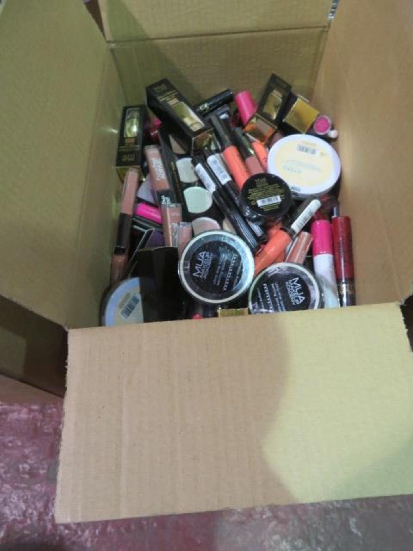 Circa. 200 items of various new make up acadamy make up to include: whipped velvet lip liner, skin - Image 2 of 2